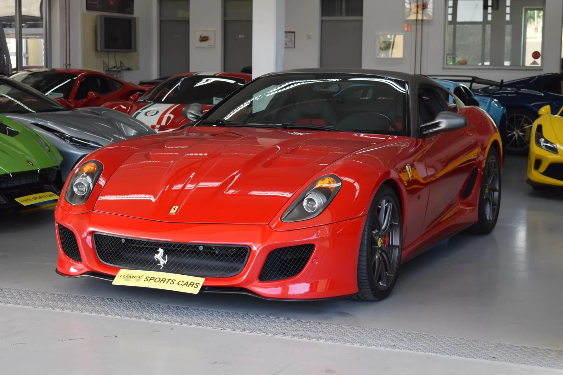 2007 Ferrari 599 GTB Fiorano F1 proposée par un concessionnaire spécialisé à Pfaffenhofen an der Ilm, Allemagne, photo principale