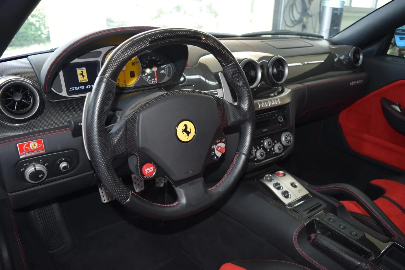 2007 Ferrari 599 GTB Fiorano F1 proposée par un concessionnaire spécialisé à Pfaffenhofen an der Ilm, Allemagne, photo 4 sur 15