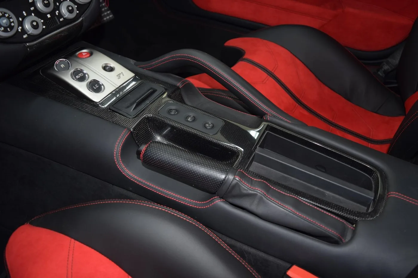 2007 Ferrari 599 GTB Fiorano F1 proposée par un concessionnaire spécialisé à Pfaffenhofen an der Ilm, Allemagne, photo 7 sur 15