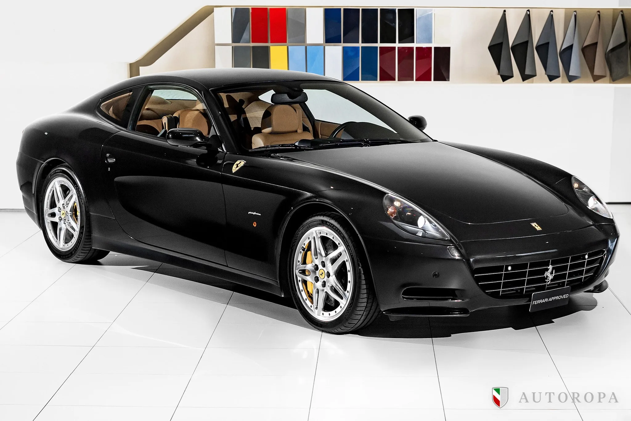 2007 Ferrari 612 Scaglietti HGTC pack proposée par un concessionnaire agréé Ferrari et Maserati à Arlöv, Suède, photo principale