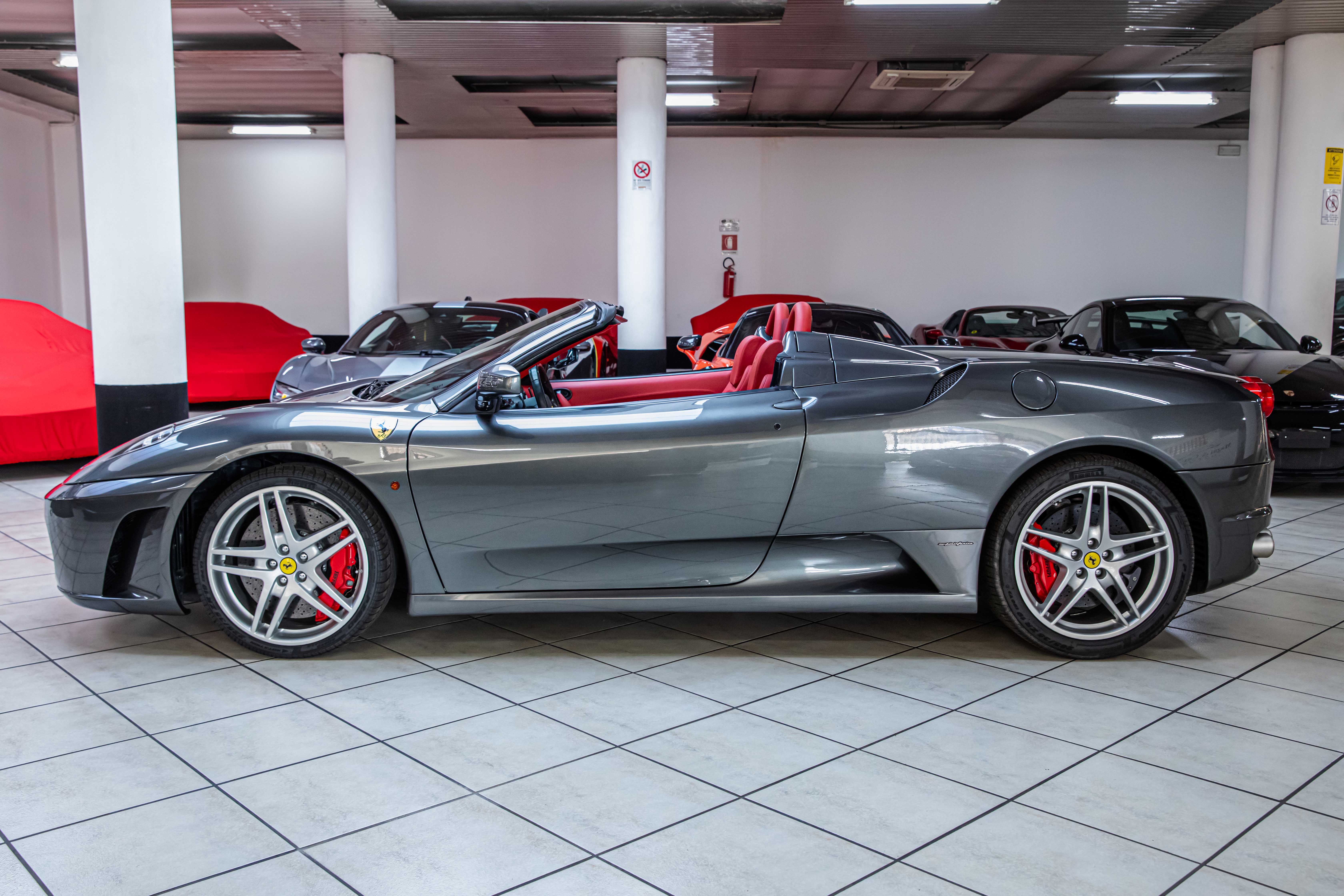 2007 Ferrari F430 Spider F1 angeboten von einem Fachhändler in Milan, Italien, Foto 9 von 20