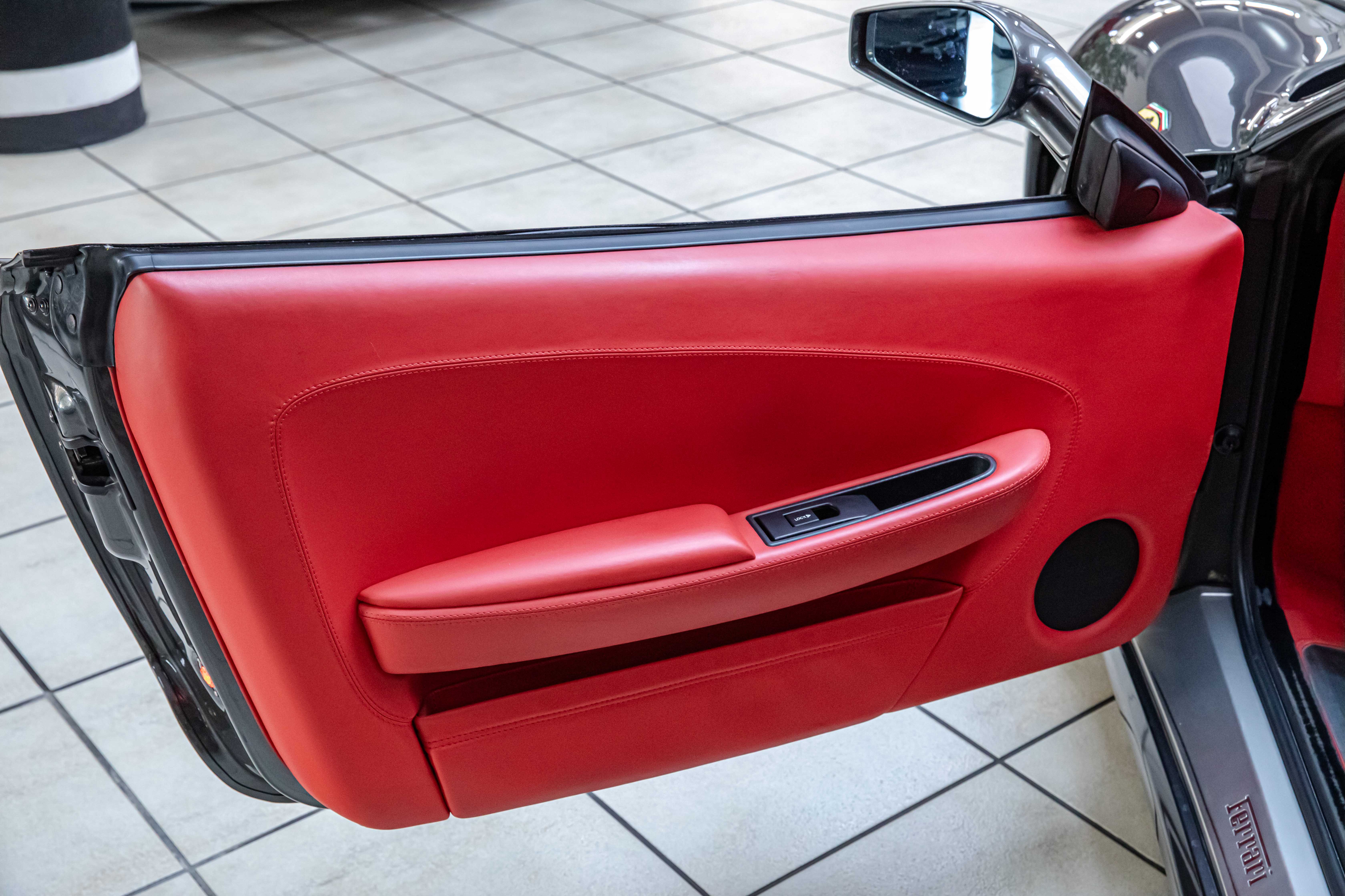 2007 Ferrari F430 Spider F1 angeboten von einem Fachhändler in Milan, Italien, Foto 18 von 20
