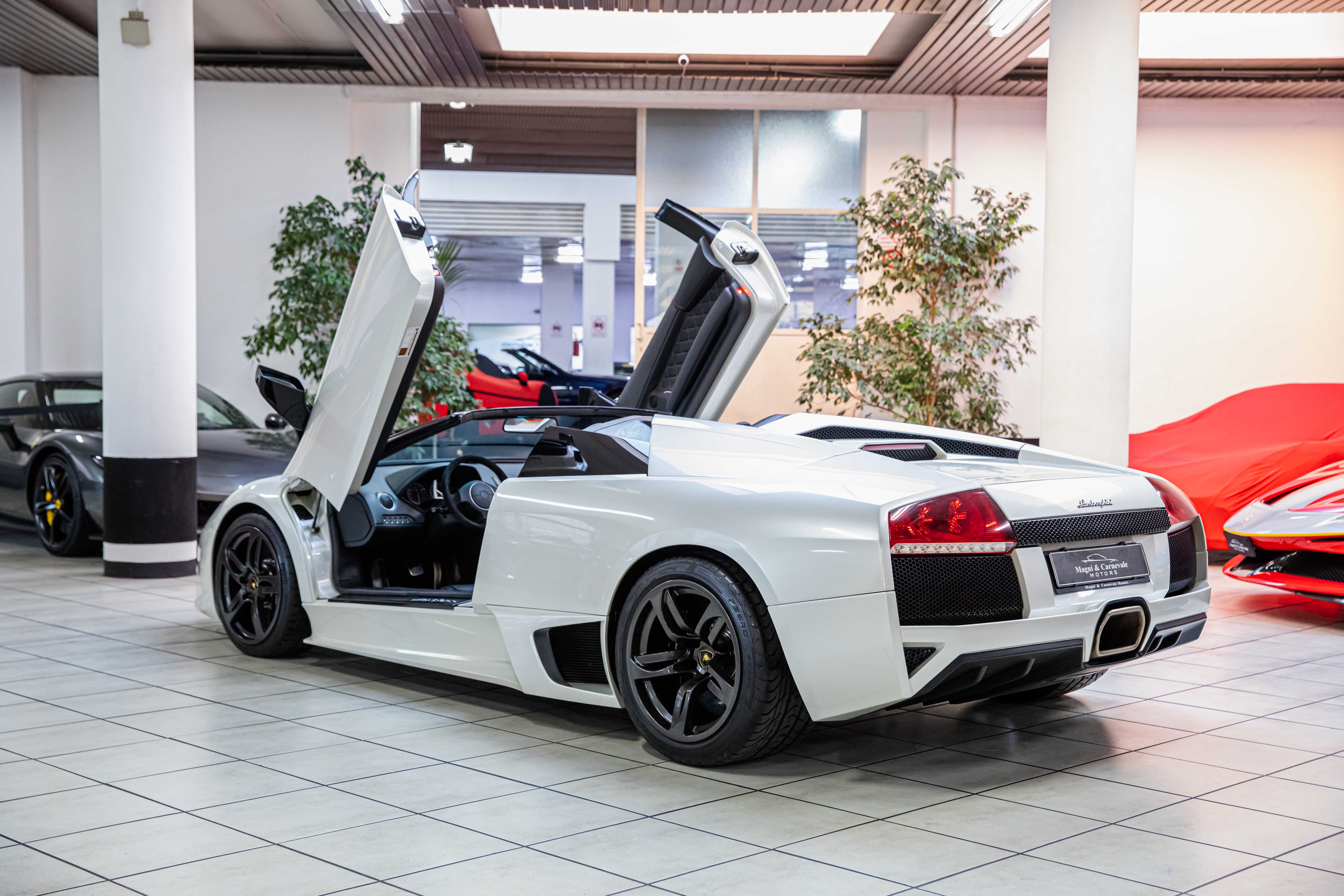 2007 Lamborghini Murciélago LP 640 Roadster proposée par un concessionnaire spécialisé à Milan, Italie, photo 8 sur 20