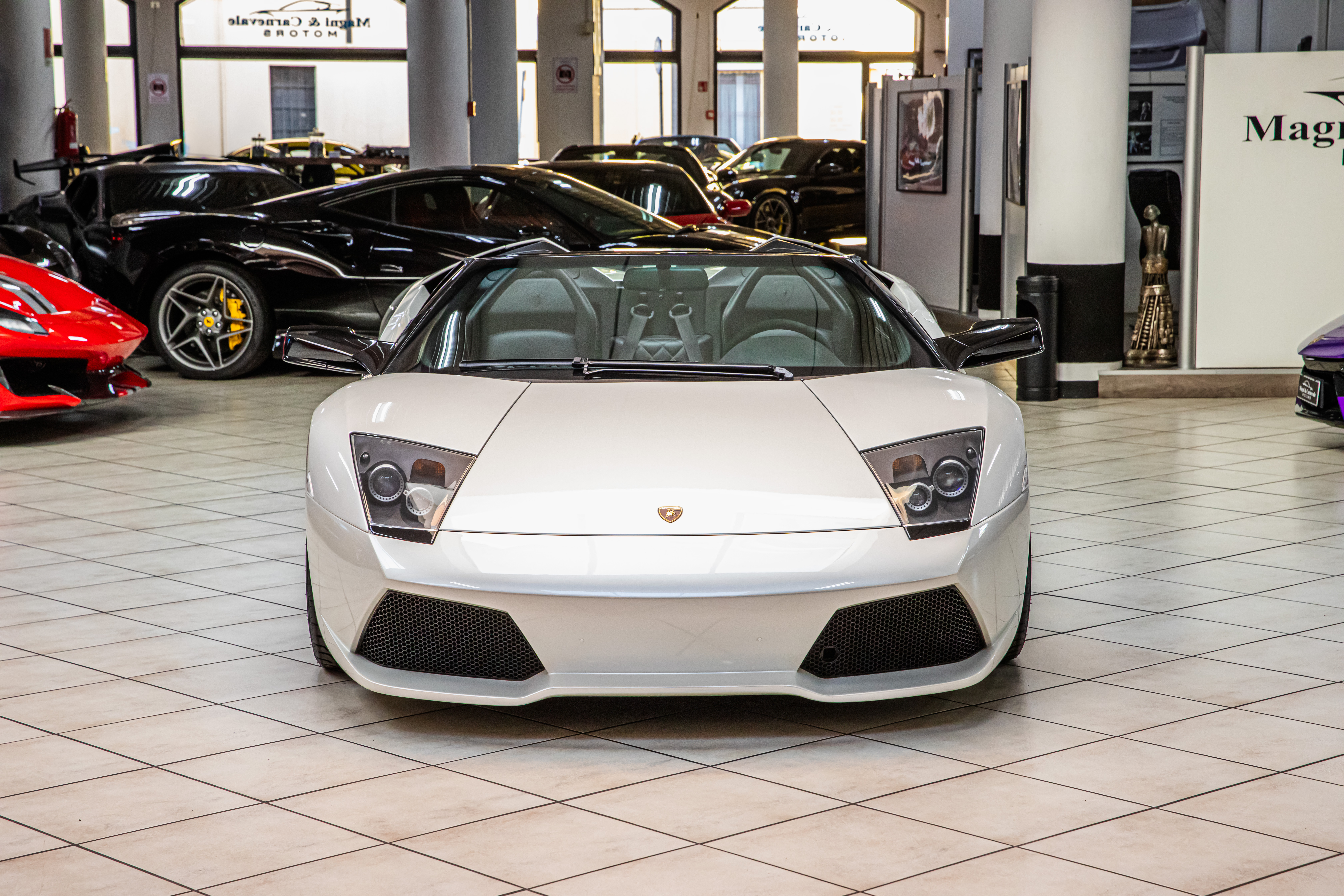 2007 Lamborghini Murciélago LP 640 Roadster proposée par un concessionnaire spécialisé à Milan, Italie, photo 11 sur 20