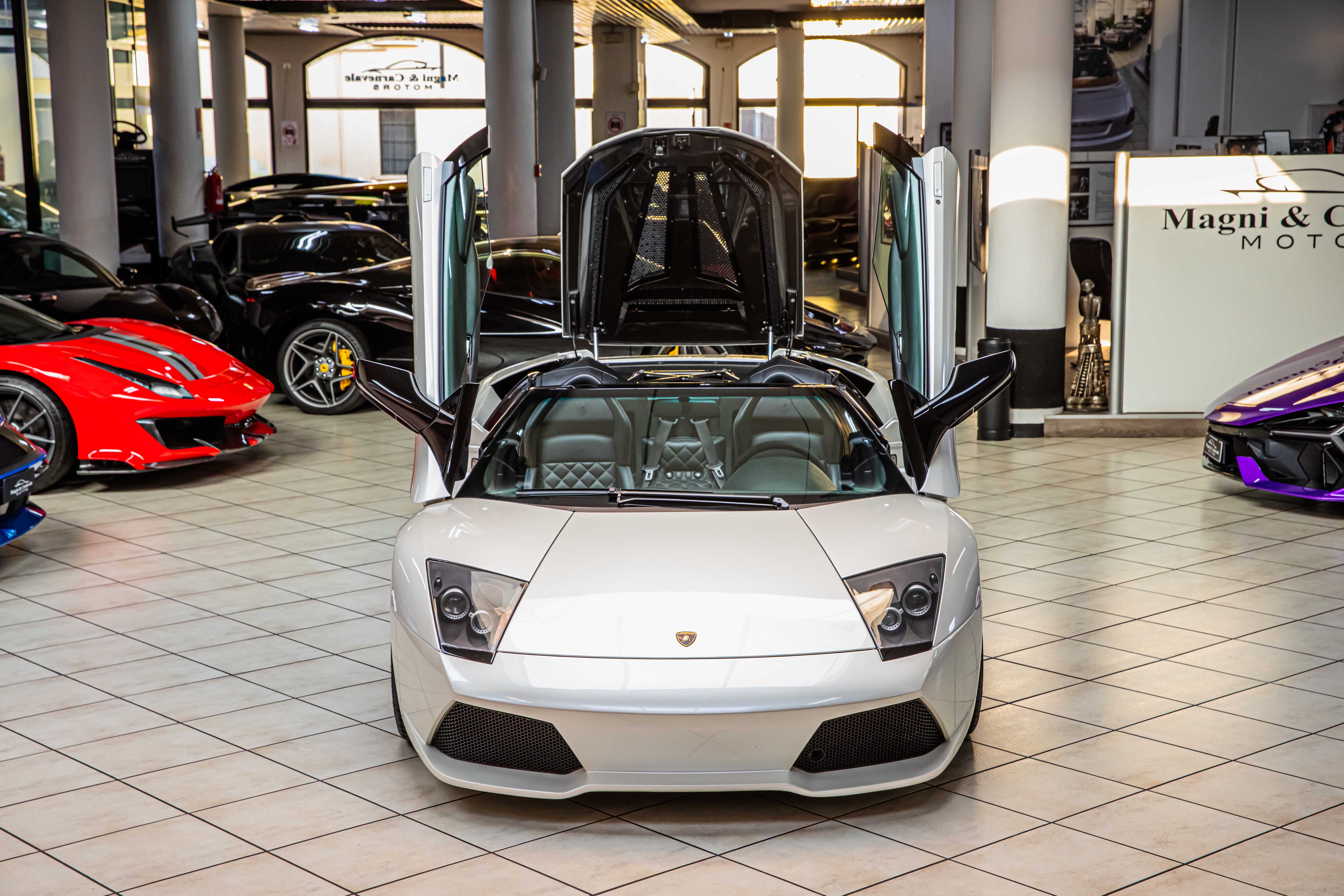 2007 Lamborghini Murciélago LP 640 Roadster proposée par un concessionnaire spécialisé à Milan, Italie, photo 12 sur 20
