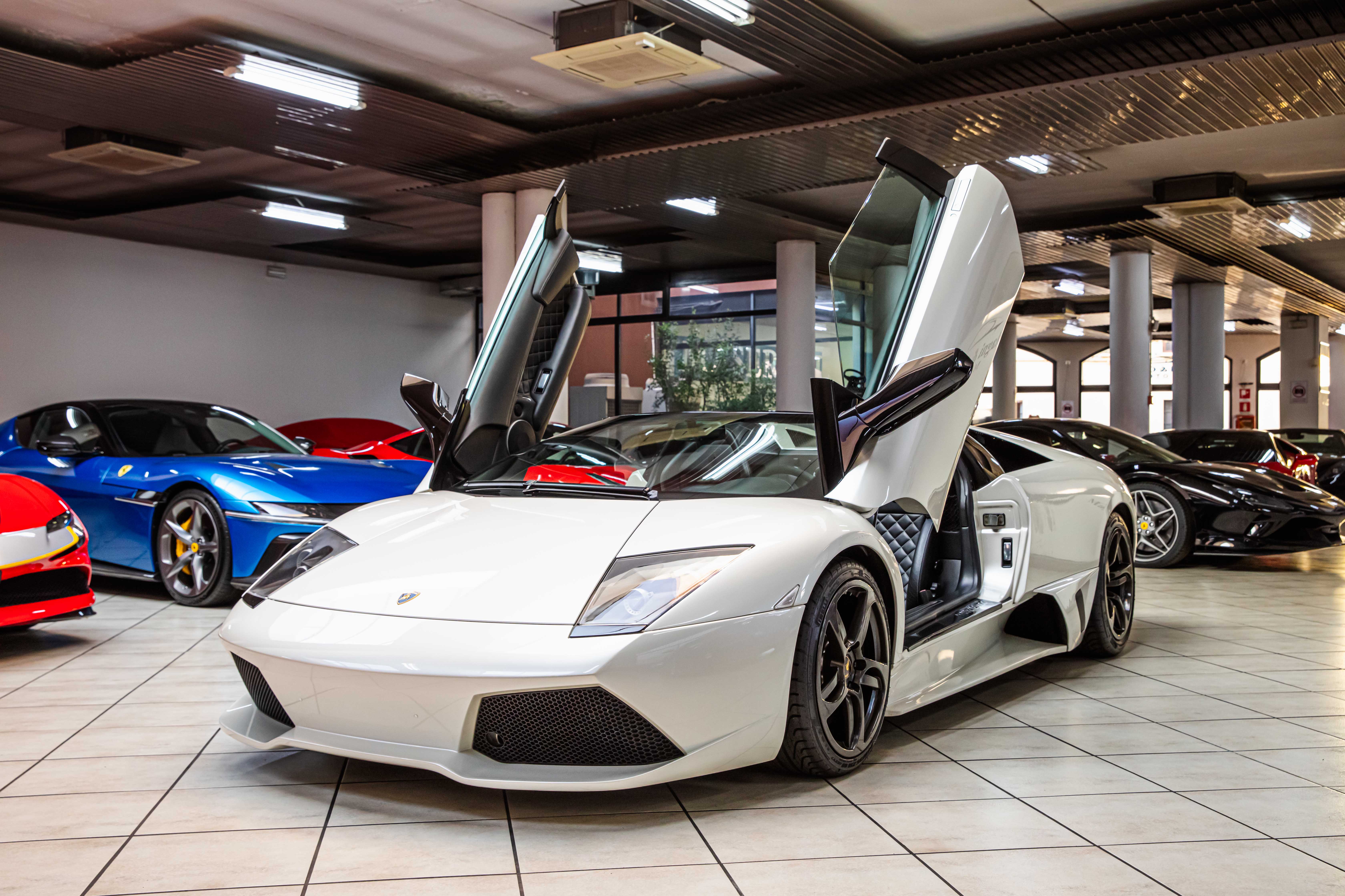 2007 Lamborghini Murciélago LP 640 Roadster proposée par un concessionnaire spécialisé à Milan, Italie, photo 15 sur 20