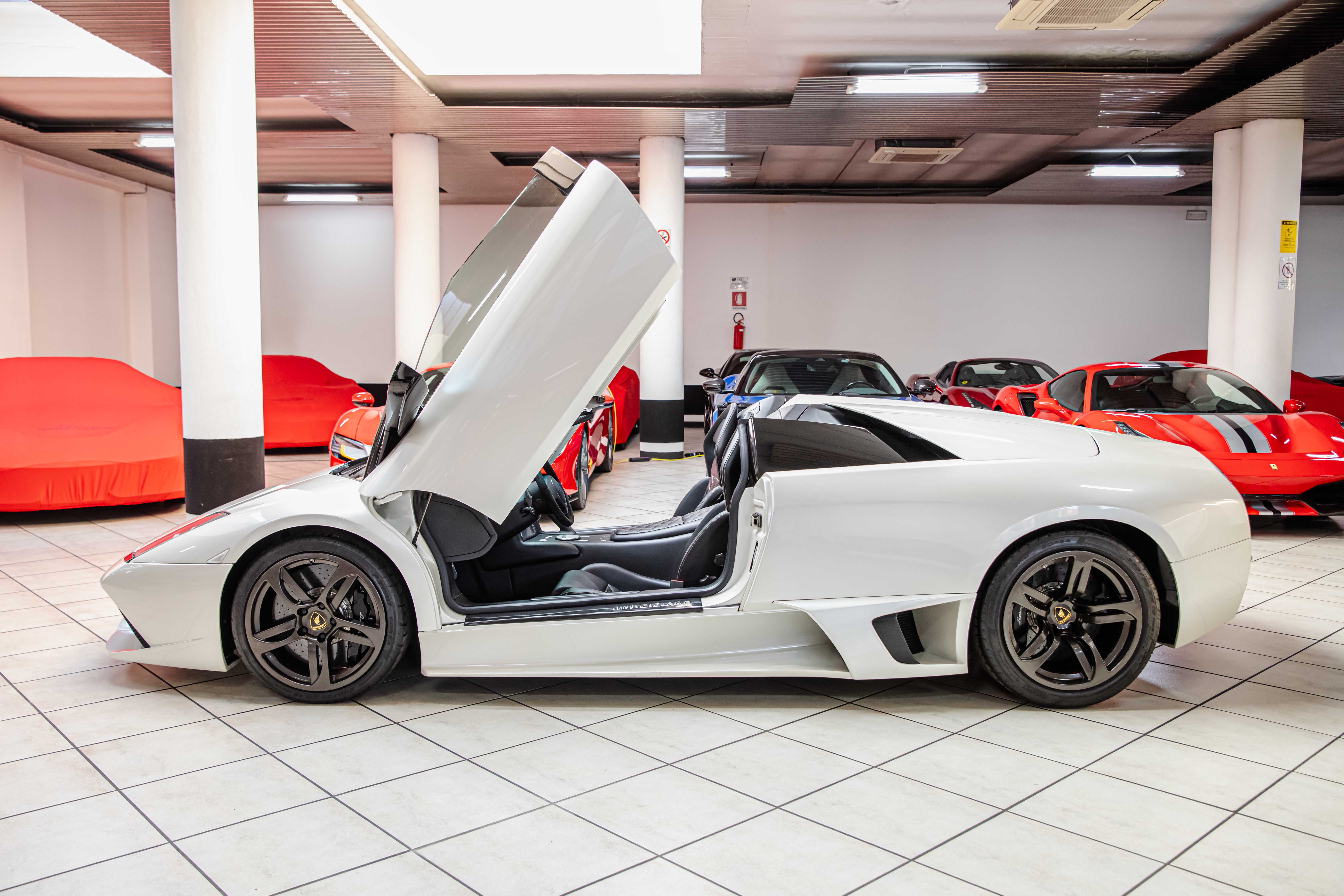 2007 Lamborghini Murciélago LP 640 Roadster proposée par un concessionnaire spécialisé à Milan, Italie, photo 16 sur 20