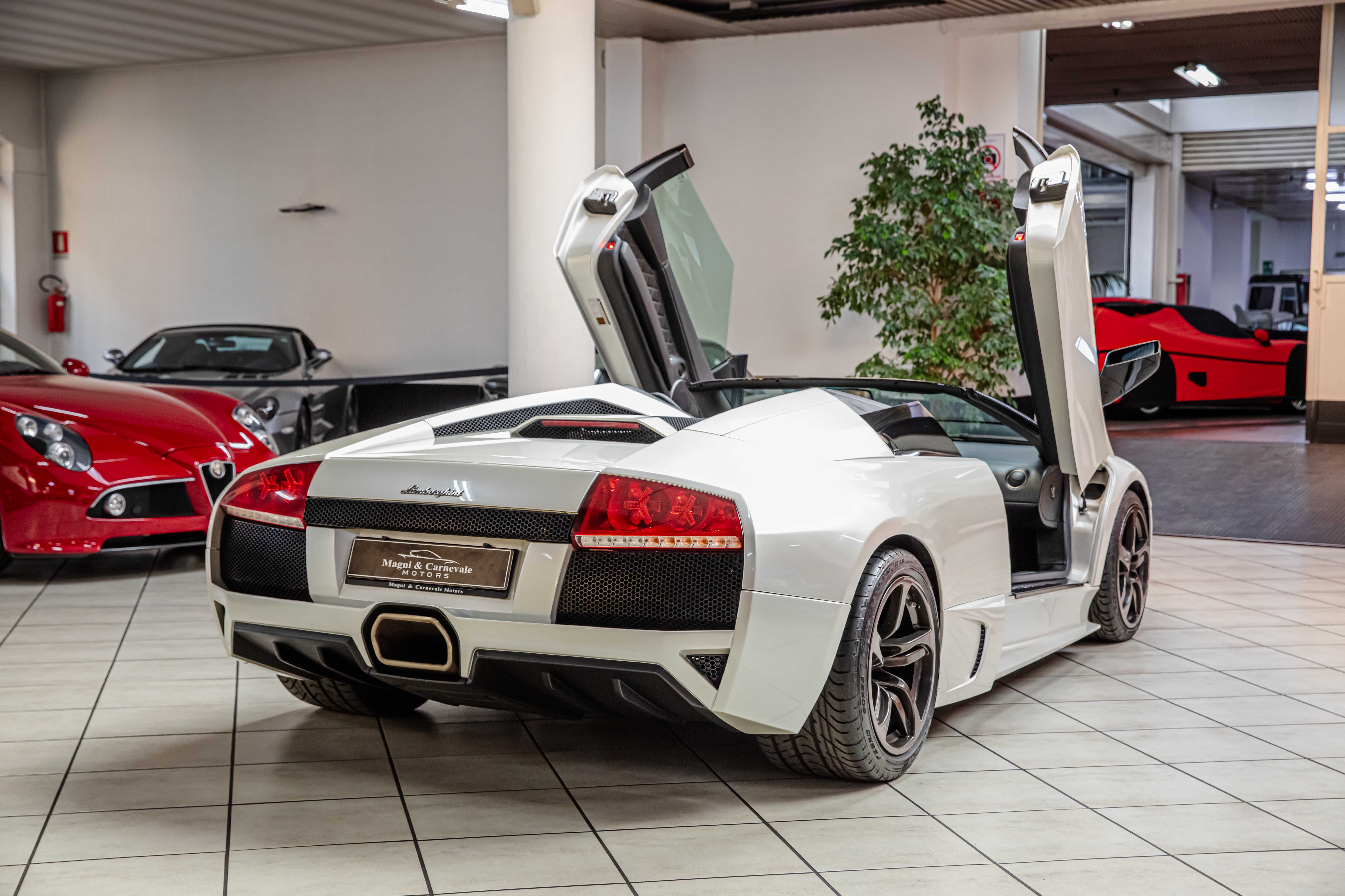 2007 Lamborghini Murciélago LP 640 Roadster proposée par un concessionnaire spécialisé à Milan, Italie, photo 19 sur 20