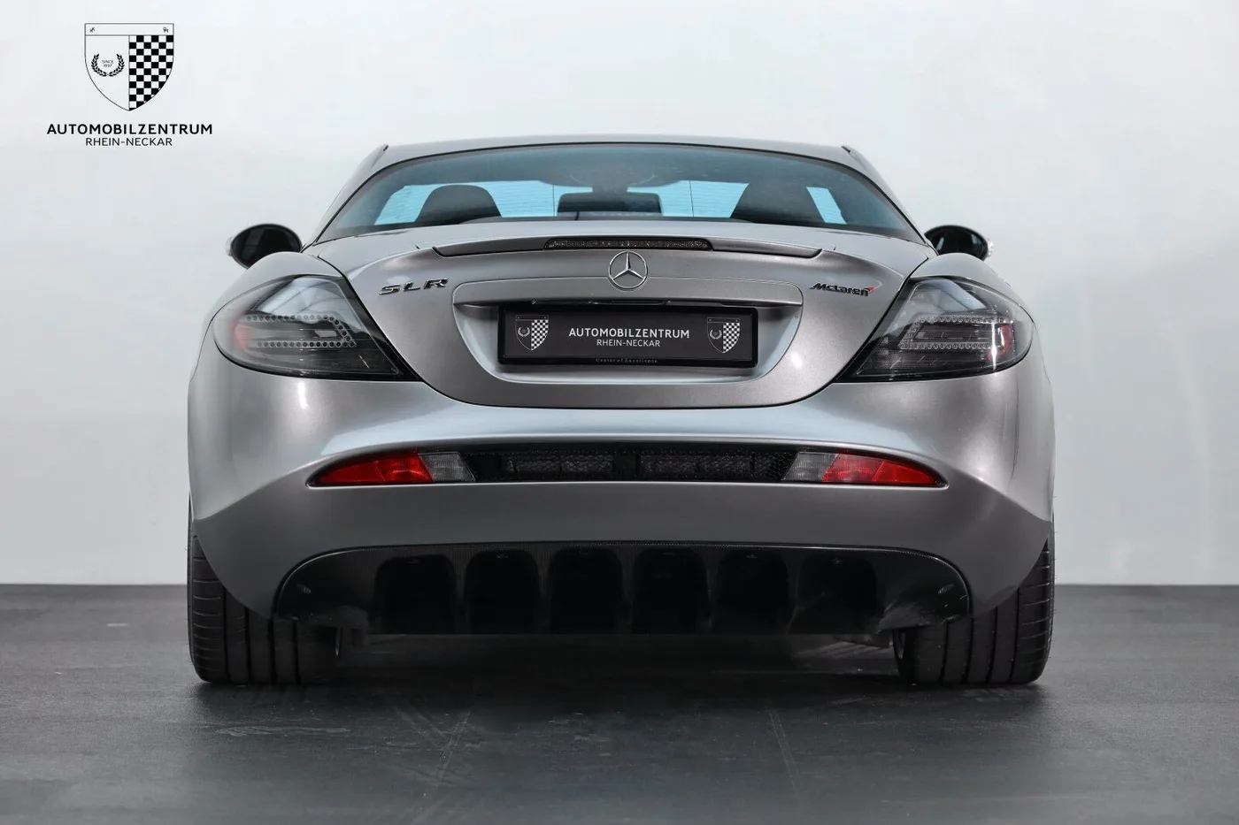 2007 Mercedes-Benz SLR McLaren 722 Edition offered by a supercar dealer in Viernheim, Germany, photo 6 of 25