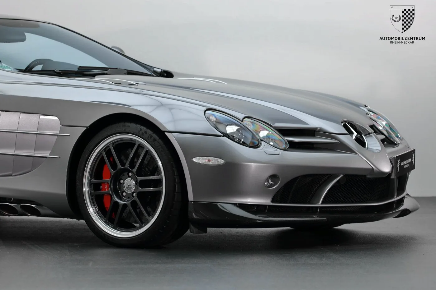 2007 Mercedes-Benz SLR McLaren 722 Edition offered by a supercar dealer in Viernheim, Germany, photo 10 of 25