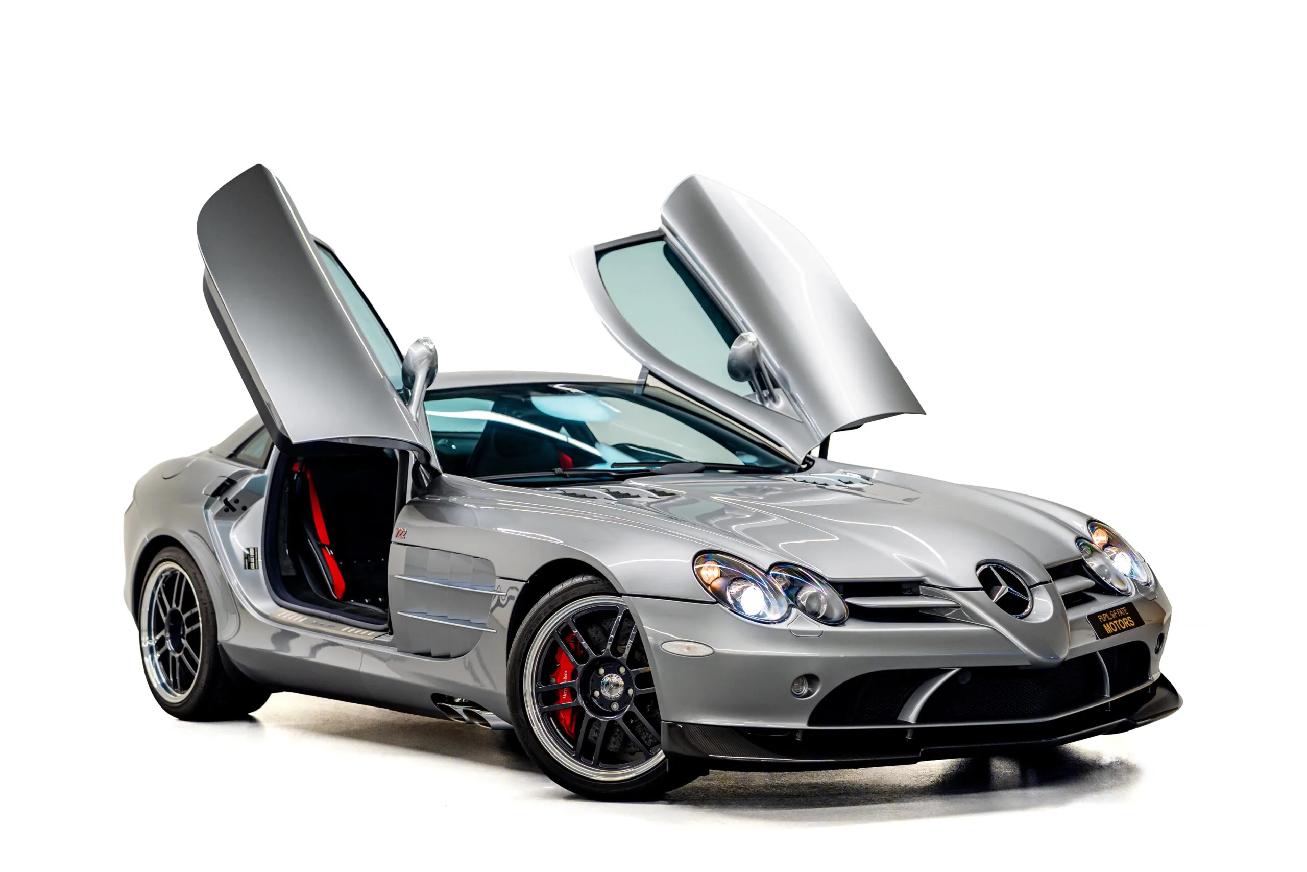 2007 Mercedes-Benz SLR McLaren 722 Edition proposée par un concessionnaire spécialisé à Dubaï, Émirats arabes unis, photo principale