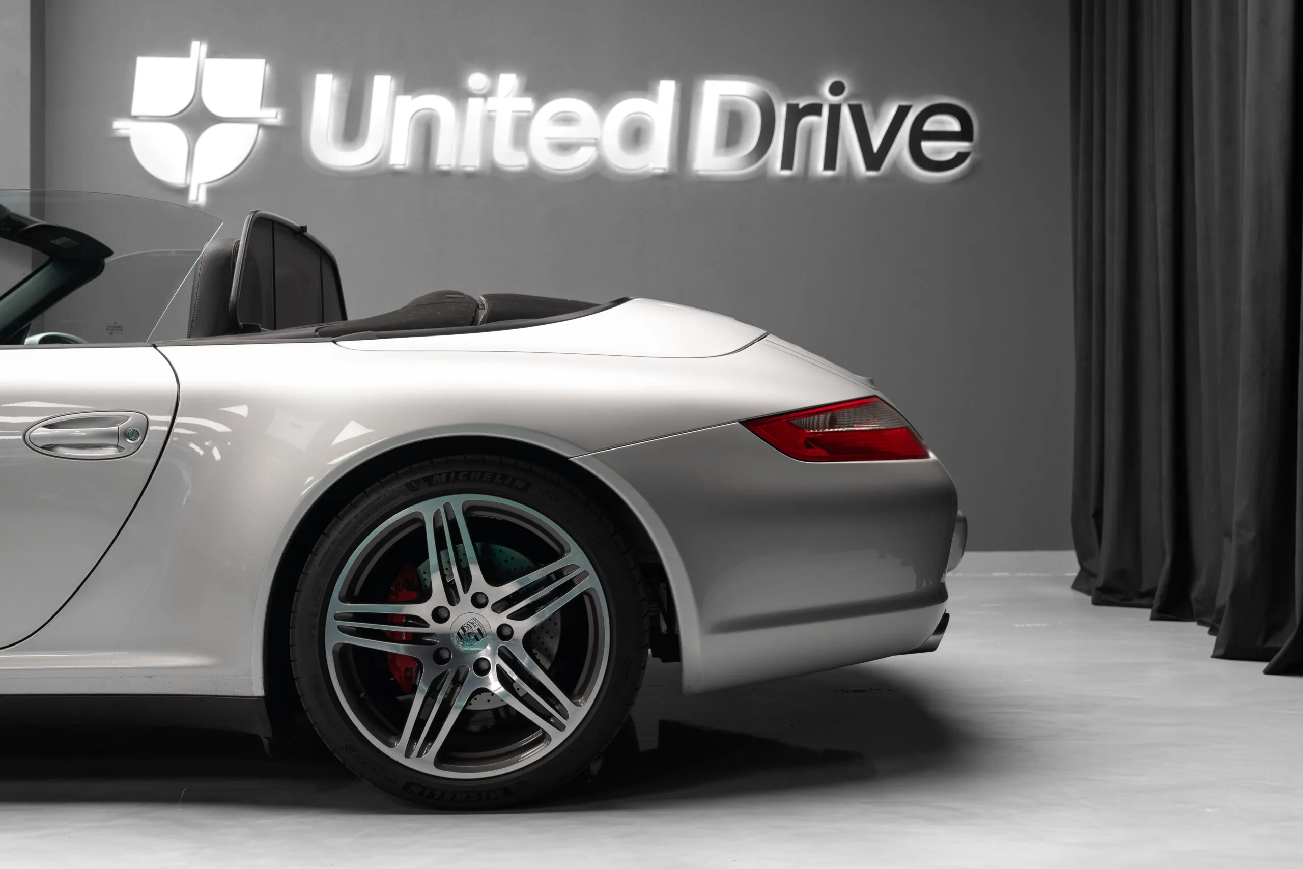 2007 Porsche 911 Carrera 4S Cabriolet, 8/27