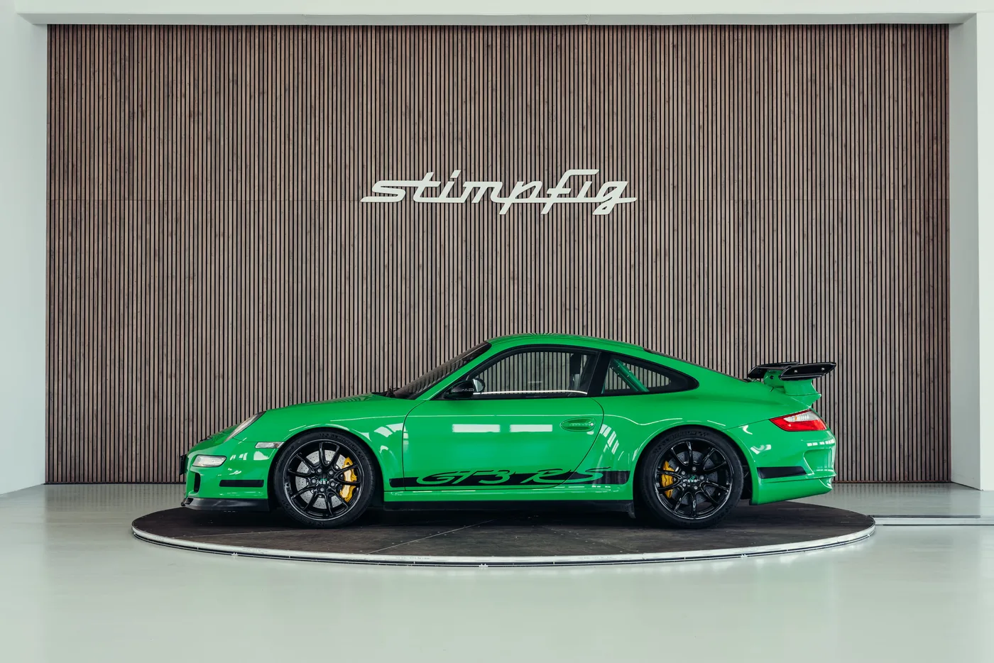2007 Porsche 911 GT3 RS offered by a collector car specialist in Stuttgart, Germany, photo 2 of 25