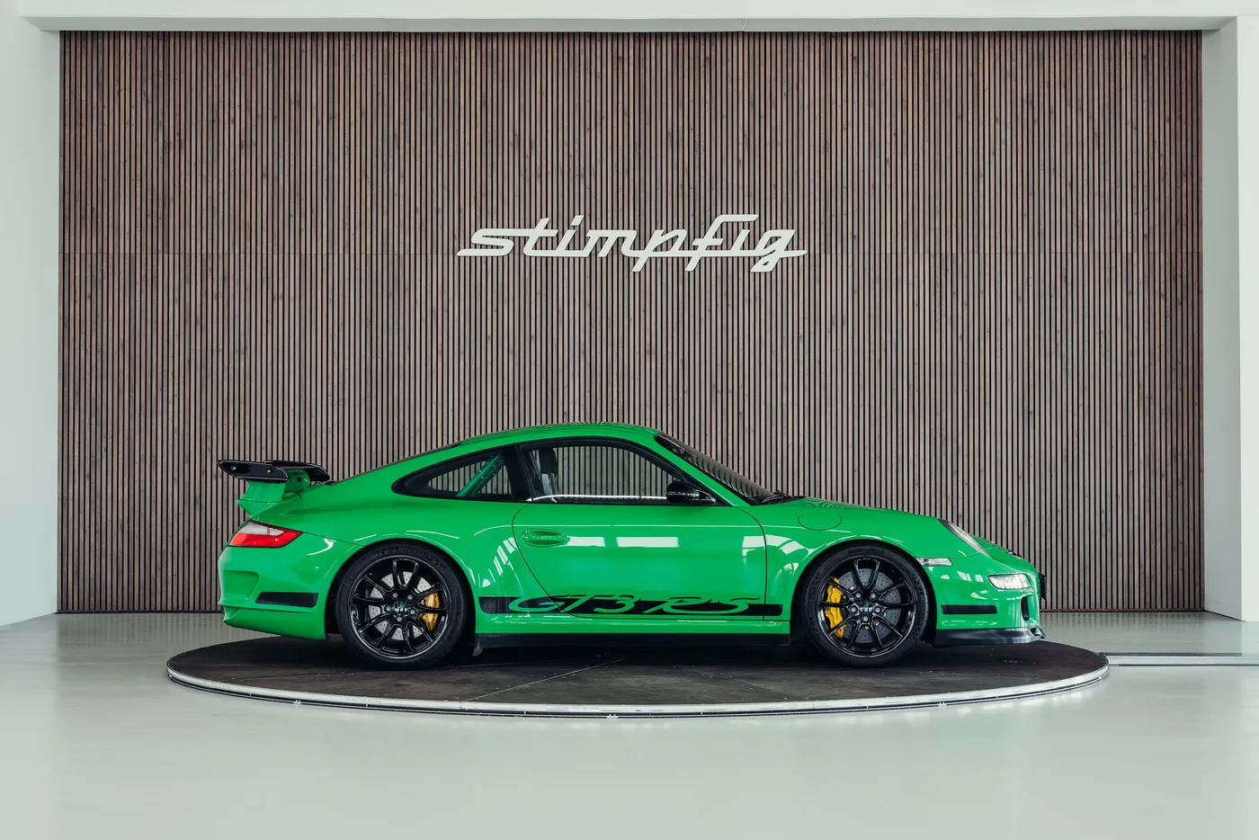 2007 Porsche 911 GT3 RS offered by a collector car specialist in Stuttgart, Germany, photo 6 of 25