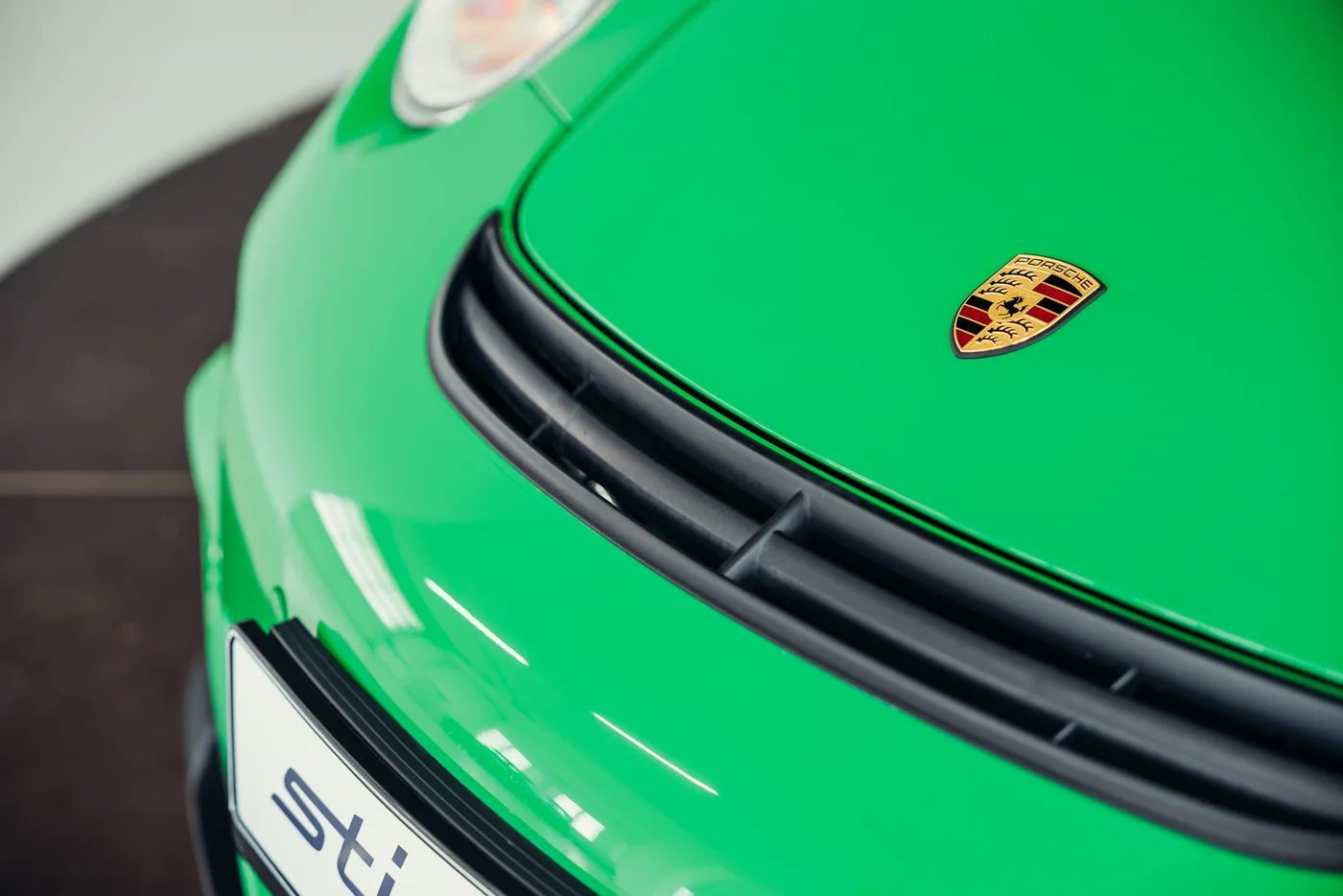 2007 Porsche 911 GT3 RS offered by a collector car specialist in Stuttgart, Germany, photo 9 of 25