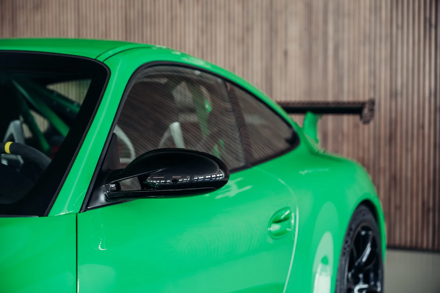 2007 Porsche 911 GT3 RS offered by a collector car specialist in Stuttgart, Germany, photo 11 of 25