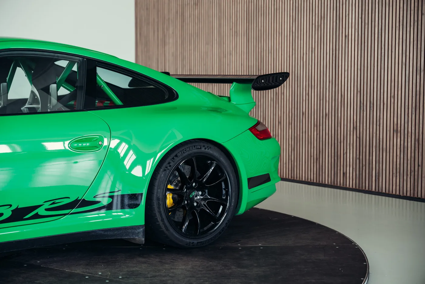 2007 Porsche 911 GT3 RS offered by a collector car specialist in Stuttgart, Germany, photo 12 of 25