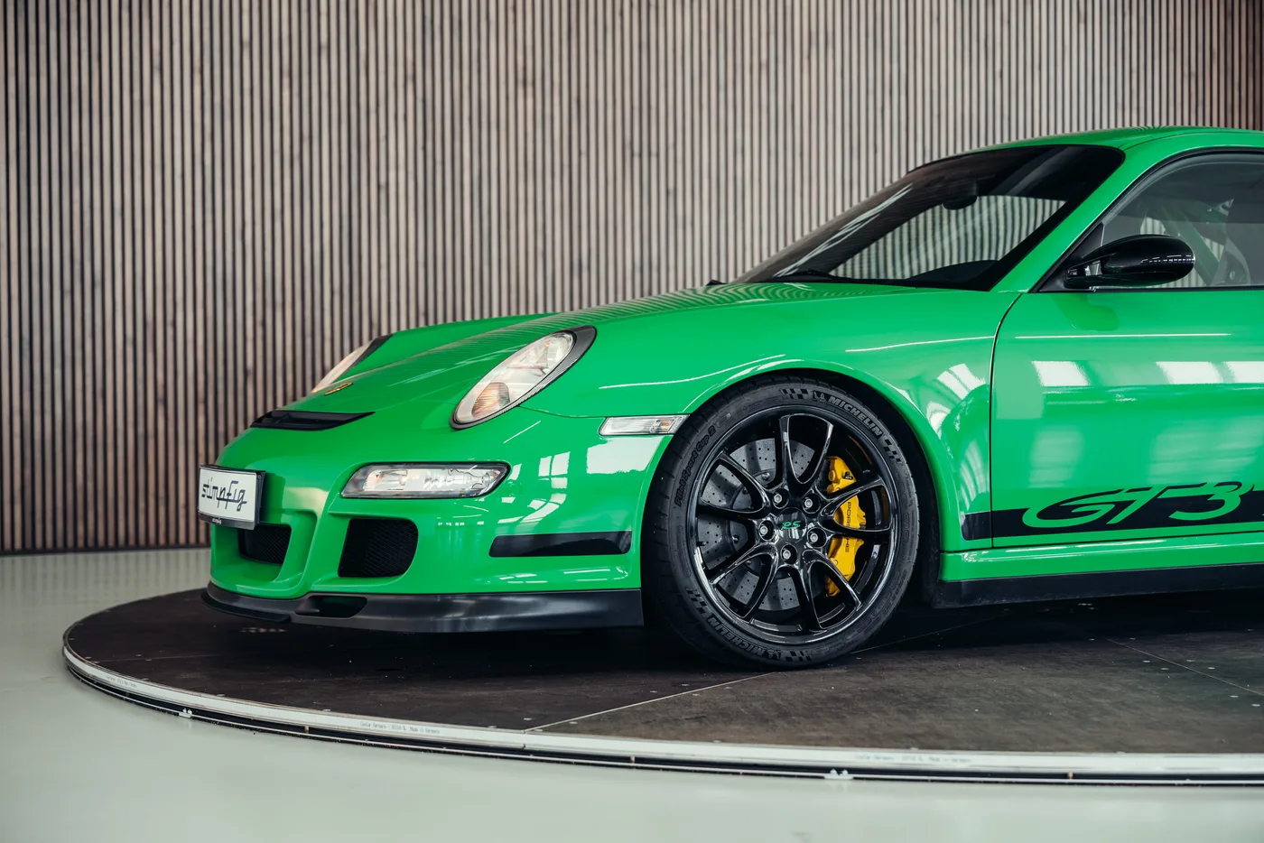 2007 Porsche 911 GT3 RS offered by a collector car specialist in Stuttgart, Germany, photo 15 of 25