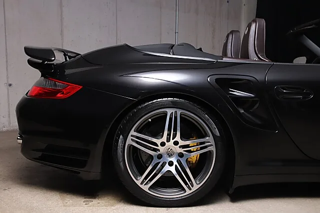 2007 Porsche 911 Turbo Cabriolet, 13/30