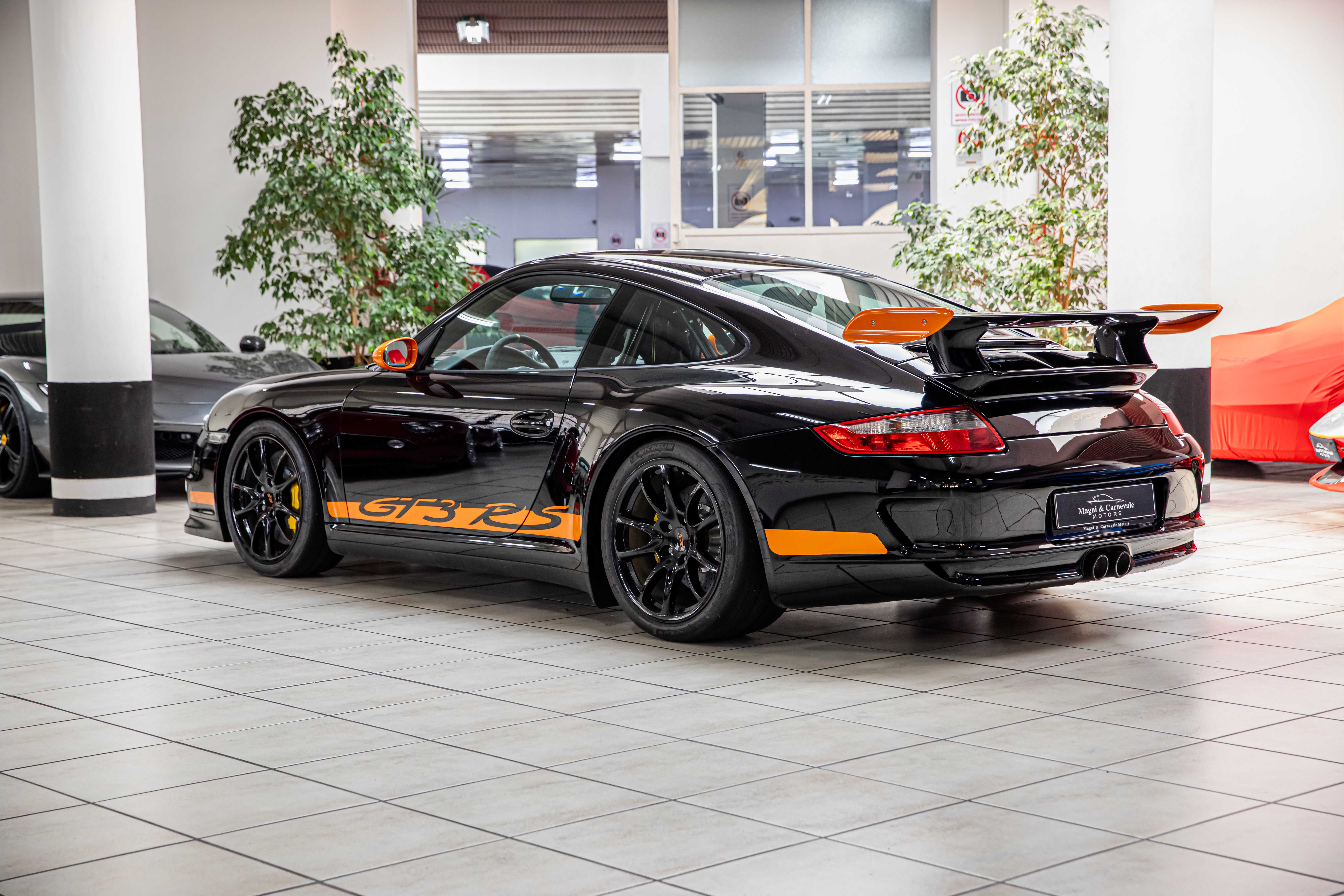 2007 Porsche 911 GT3 RS offered by a specialist dealer in Milan, Italy, photo 6 of 20