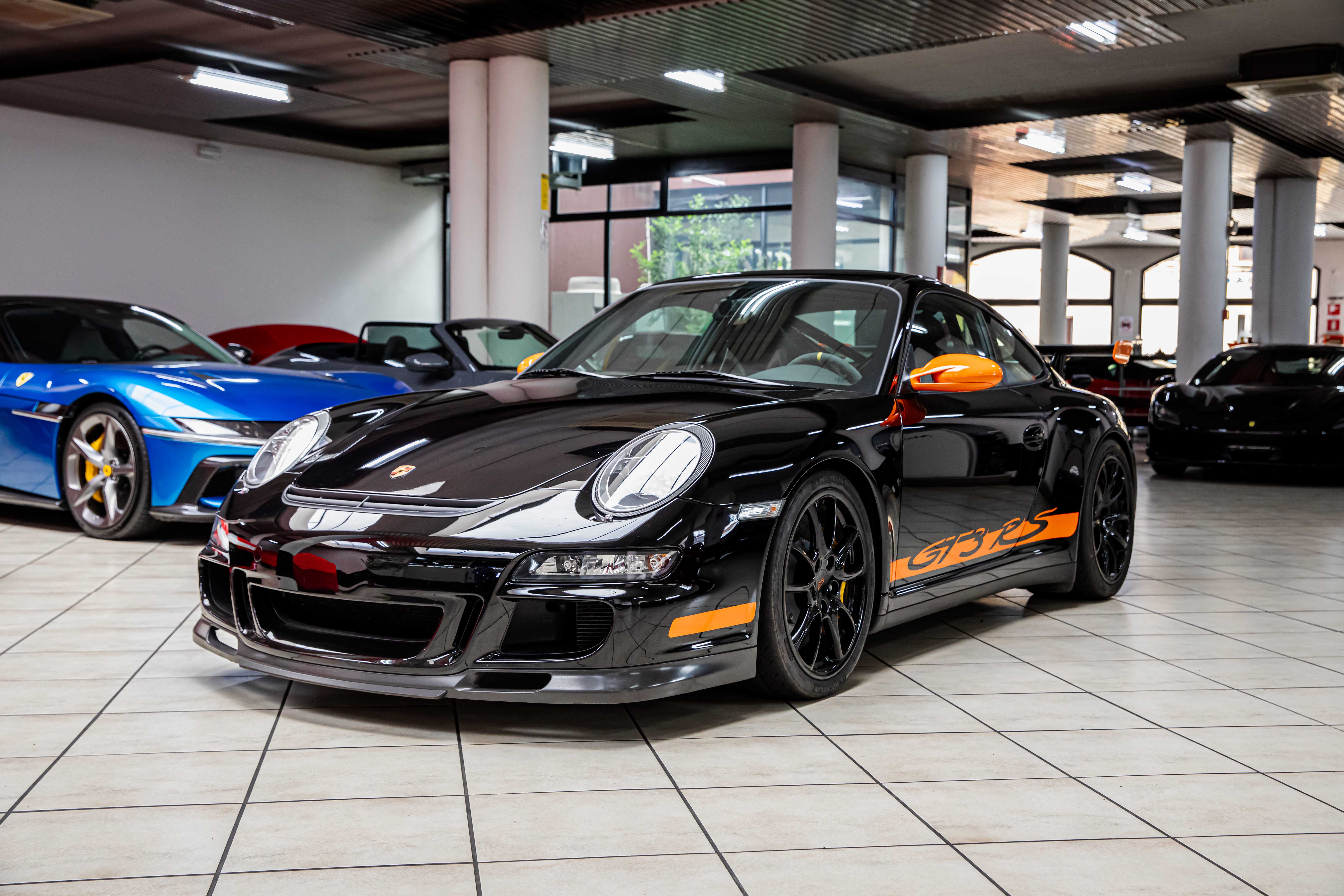 2007 Porsche 911 GT3 RS offered by a specialist dealer in Milan, Italy, photo 8 of 20