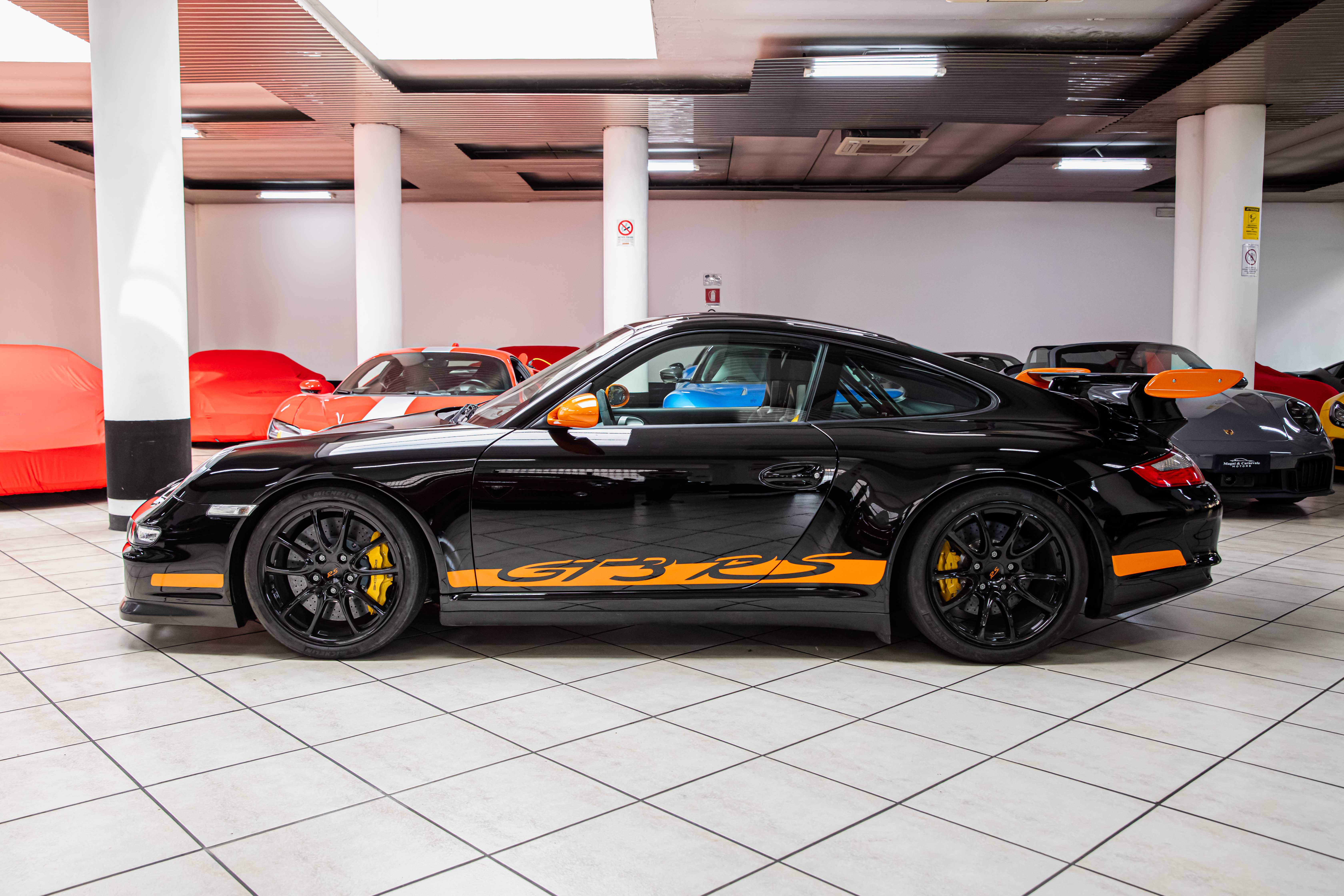 2007 Porsche 911 GT3 RS offered by a specialist dealer in Milan, Italy, photo 9 of 20