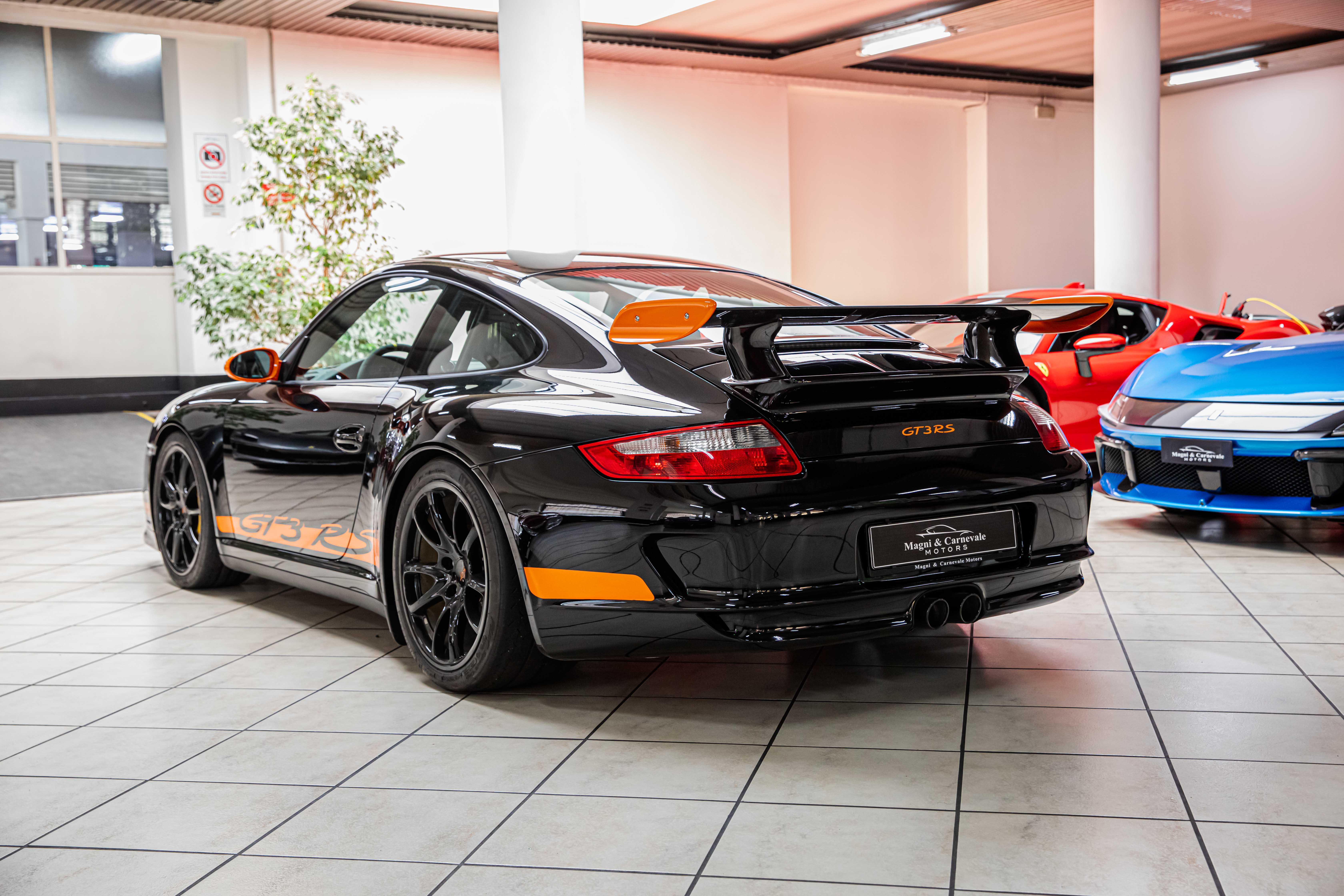 2007 Porsche 911 GT3 RS offered by a specialist dealer in Milan, Italy, photo 10 of 20