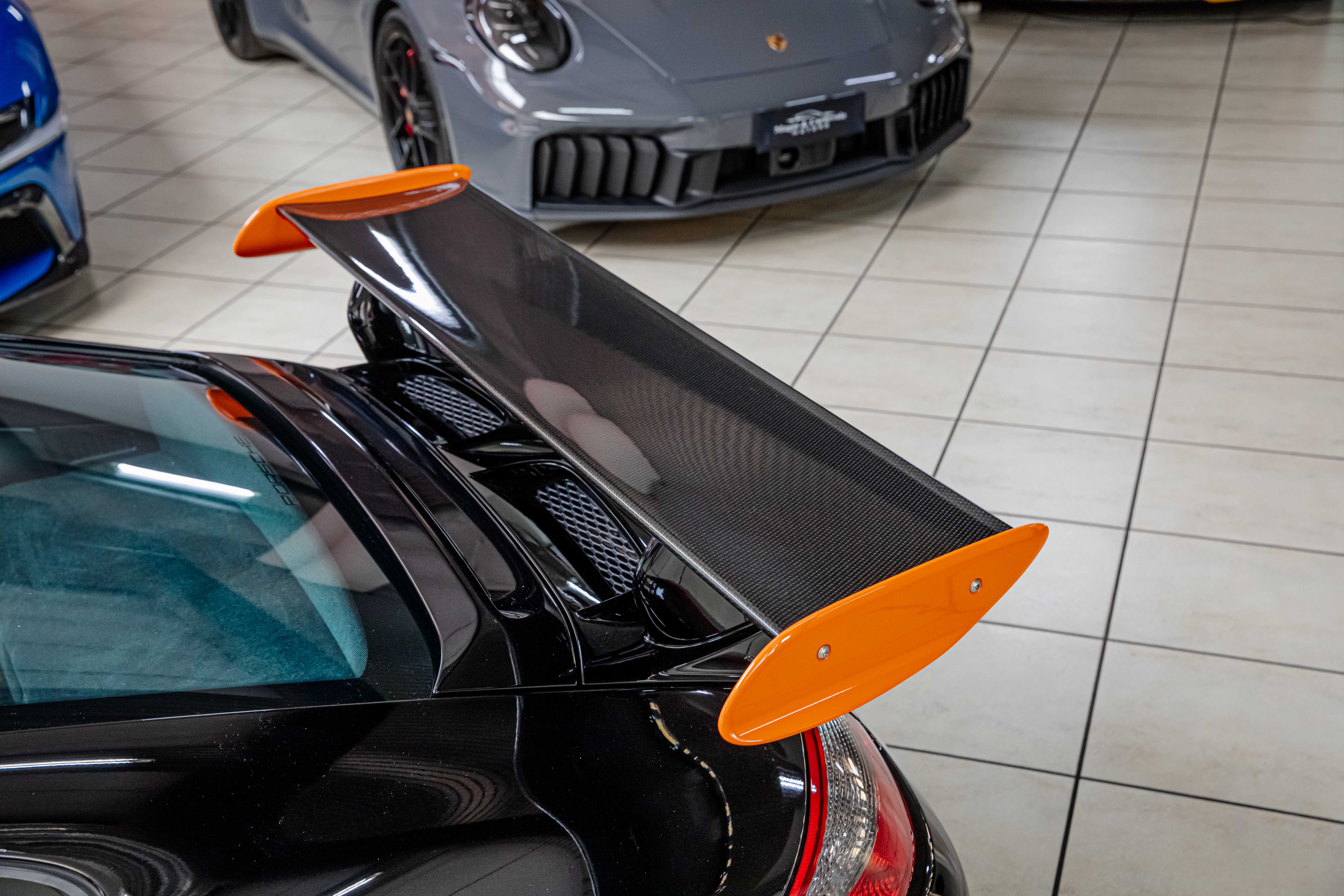 2007 Porsche 911 GT3 RS offered by a specialist dealer in Milan, Italy, photo 13 of 20