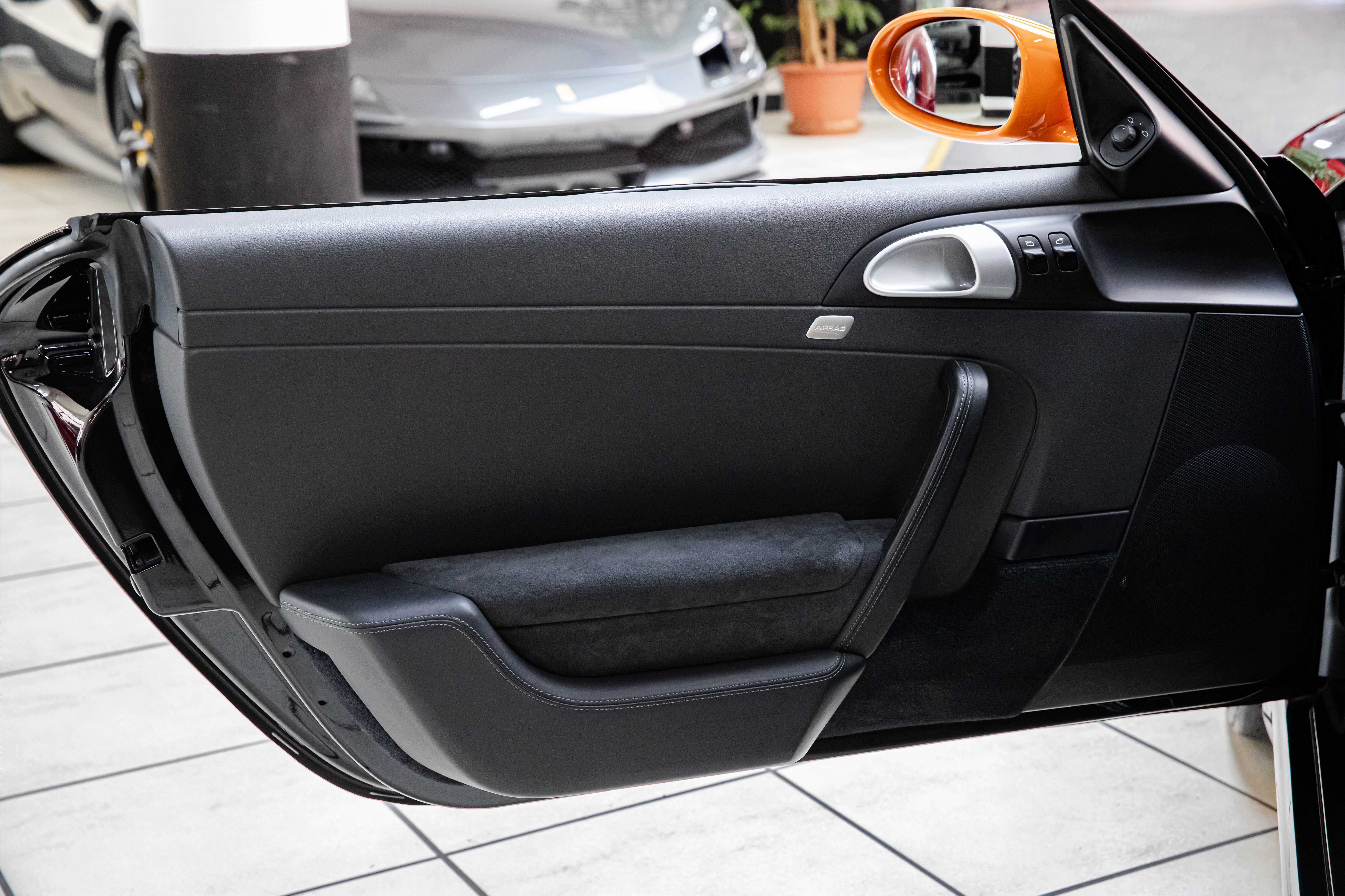 2007 Porsche 911 GT3 RS offered by a specialist dealer in Milan, Italy, photo 20 of 20