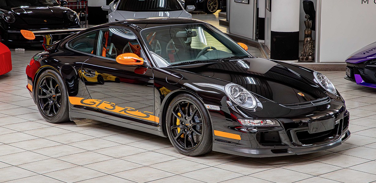 2007 Porsche 911 GT3 RS proposée par un concessionnaire spécialisé à Milan, Italie, photo principale