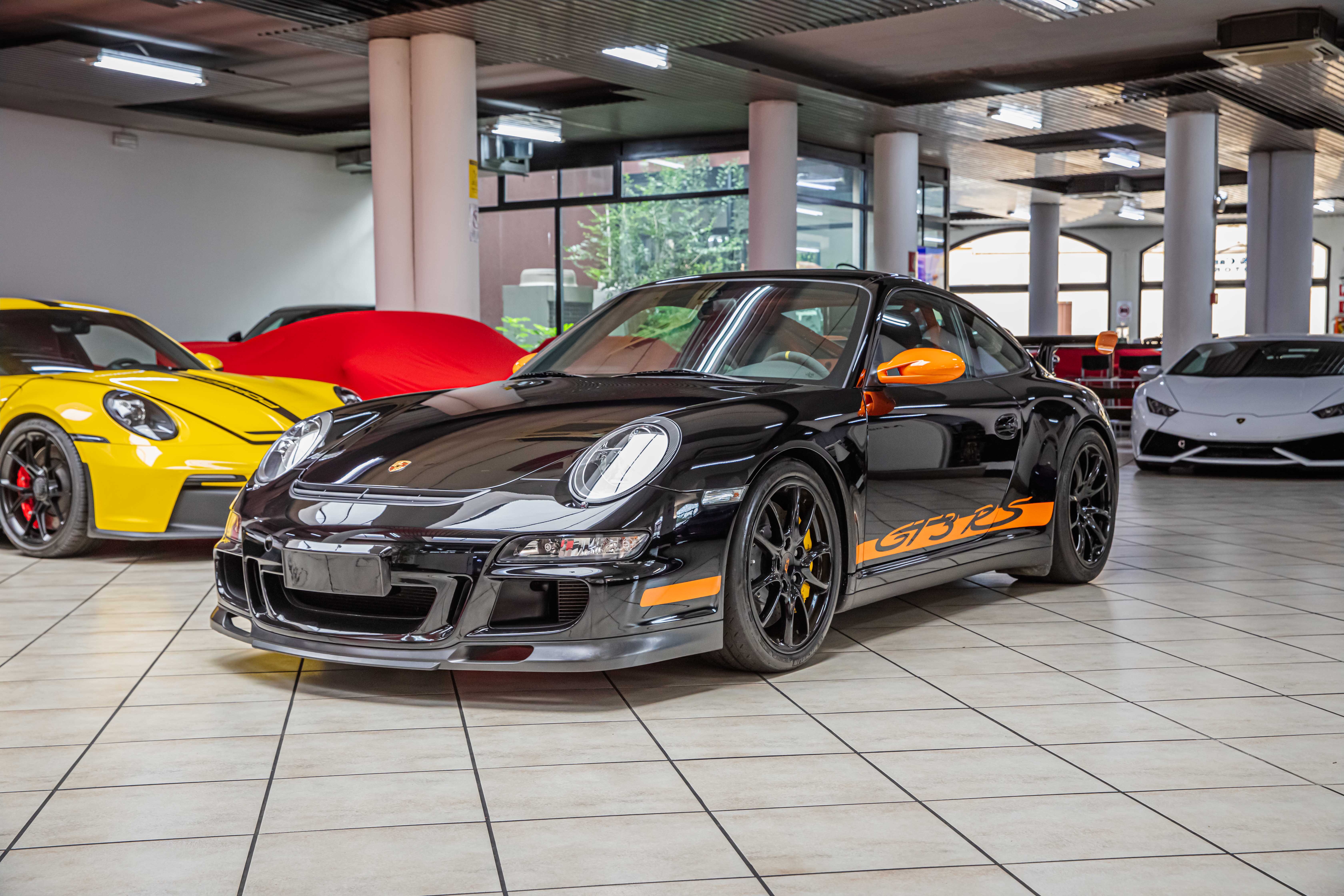 2007 Porsche 911 GT3 RS proposée par un concessionnaire spécialisé à Milan, Italie, photo 7 sur 20