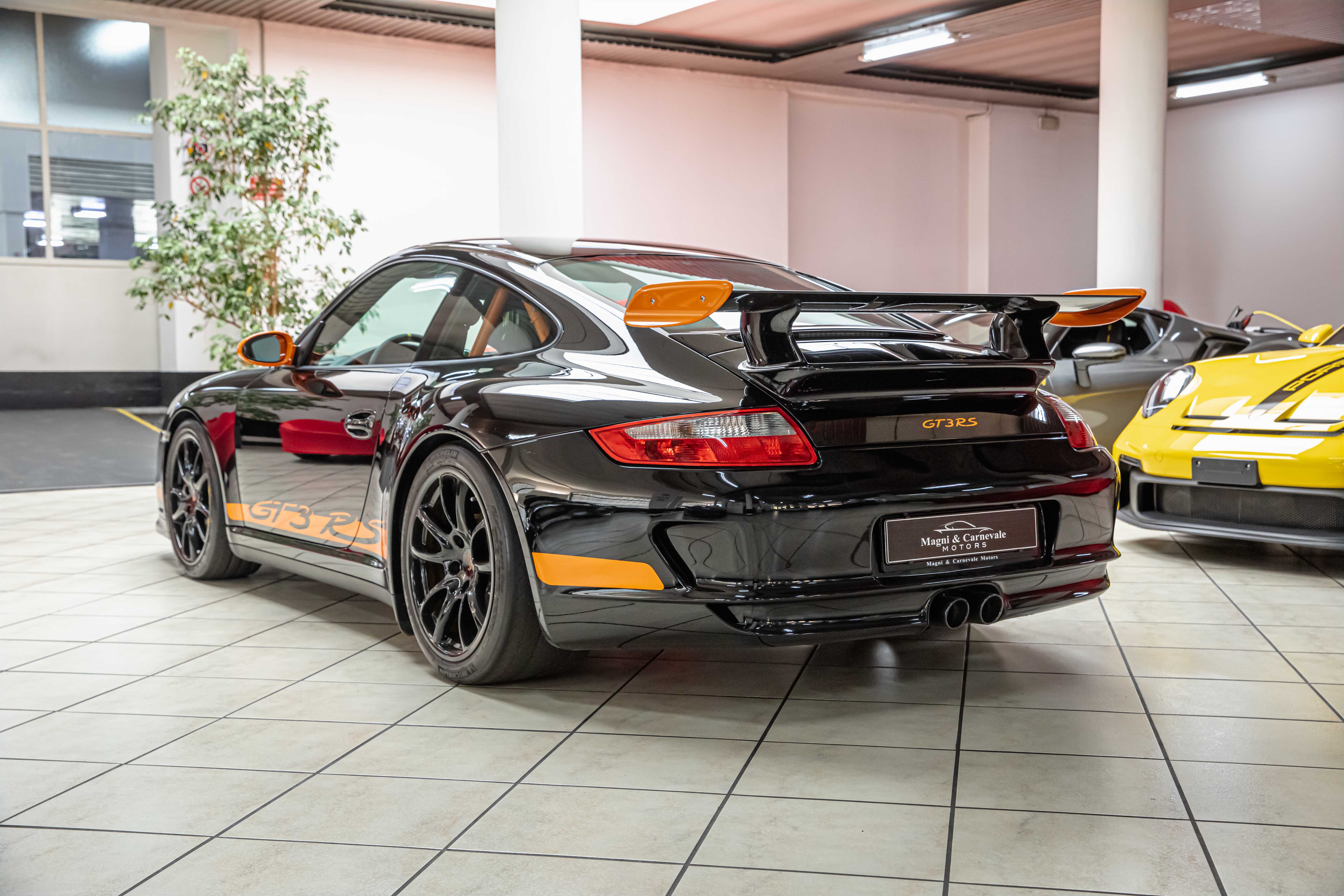 2007 Porsche 911 GT3 RS proposée par un concessionnaire spécialisé à Milan, Italie, photo 9 sur 20