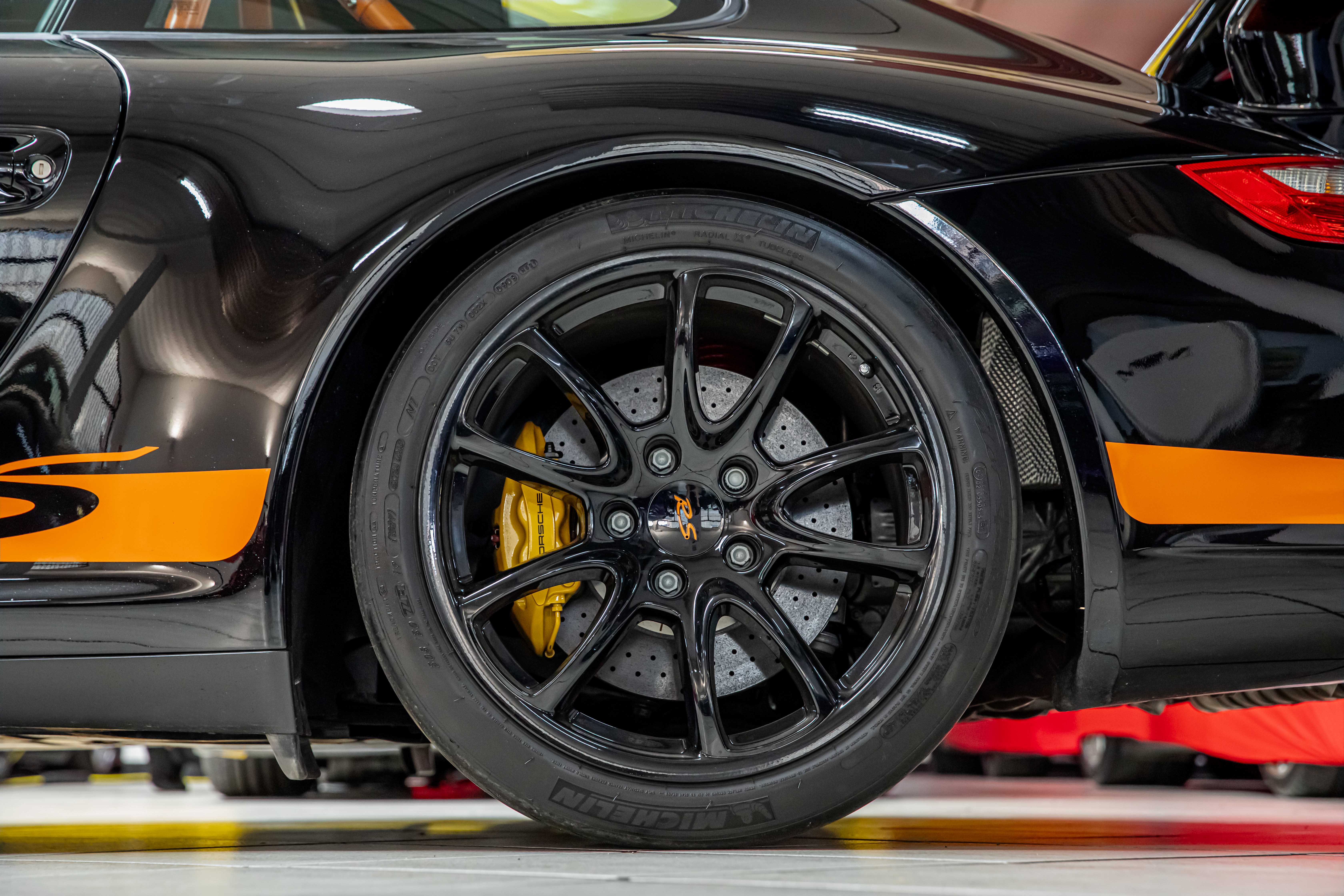 2007 Porsche 911 GT3 RS proposée par un concessionnaire spécialisé à Milan, Italie, photo 14 sur 20