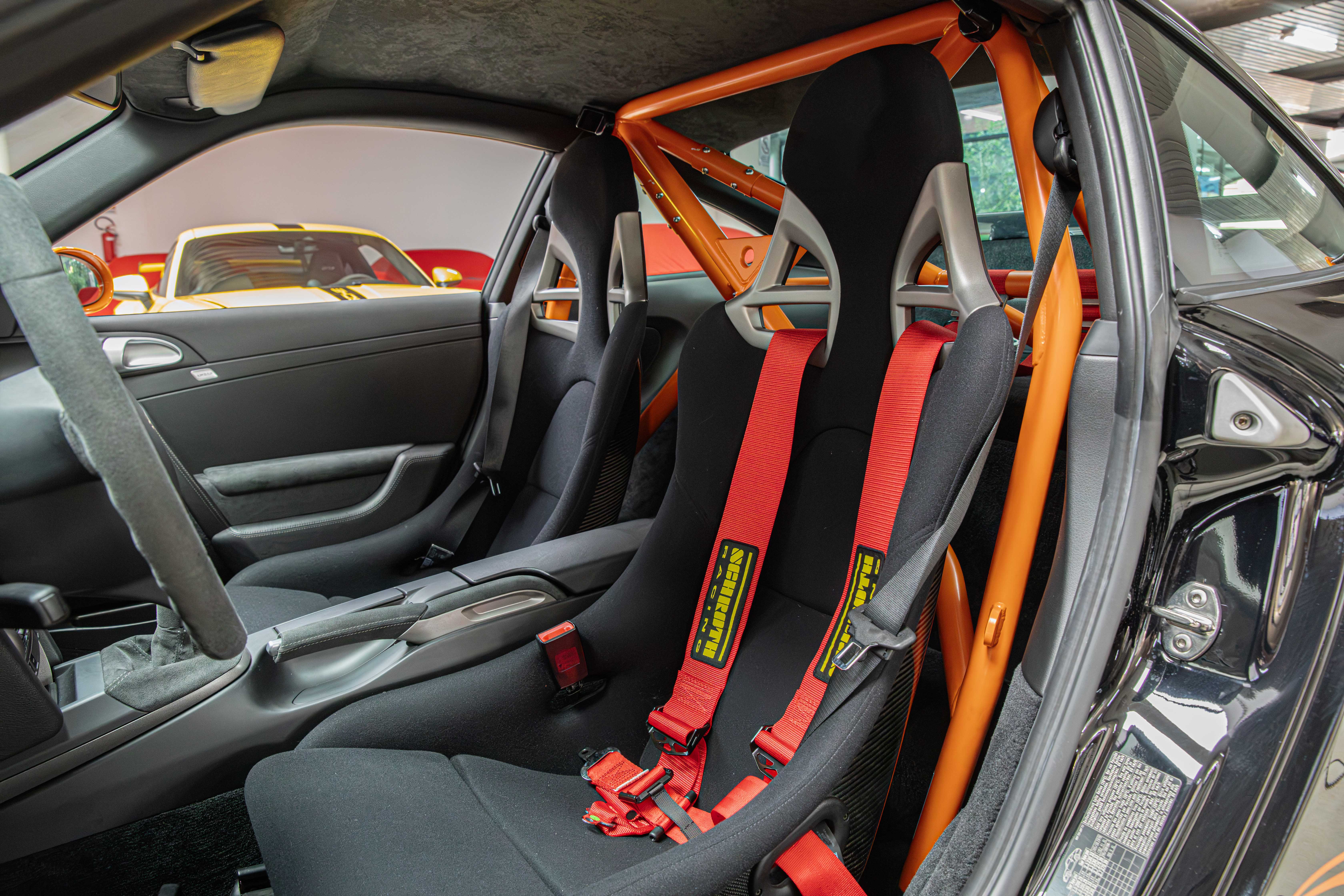 2007 Porsche 911 GT3 RS proposée par un concessionnaire spécialisé à Milan, Italie, photo 18 sur 20