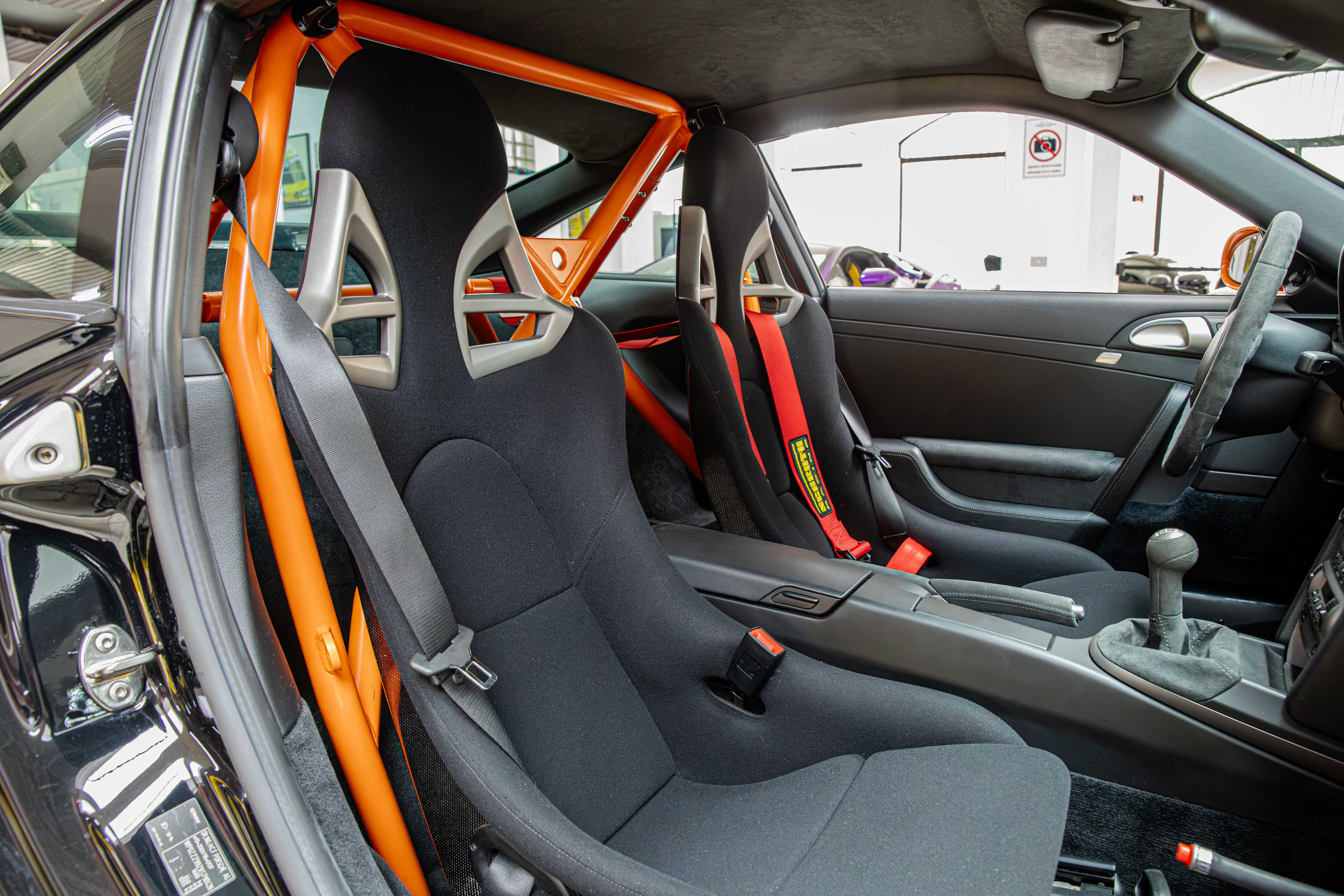 2007 Porsche 911 GT3 RS proposée par un concessionnaire spécialisé à Milan, Italie, photo 20 sur 20