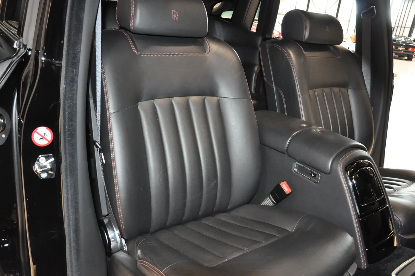 2007 Rolls-Royce Phantom offered by a collector car dealer in Alkmaar, Netherlands, photo 10 of 15