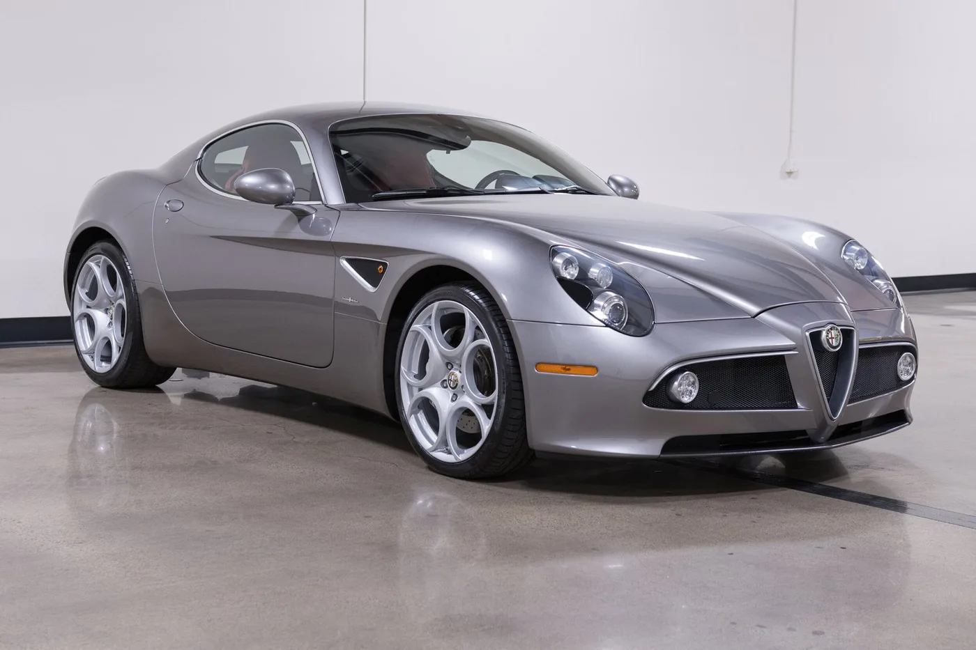 2008 Alfa Romeo 8C Competizione sold by a specialist dealer in Costa Mesa, United States, photo 2 of 15