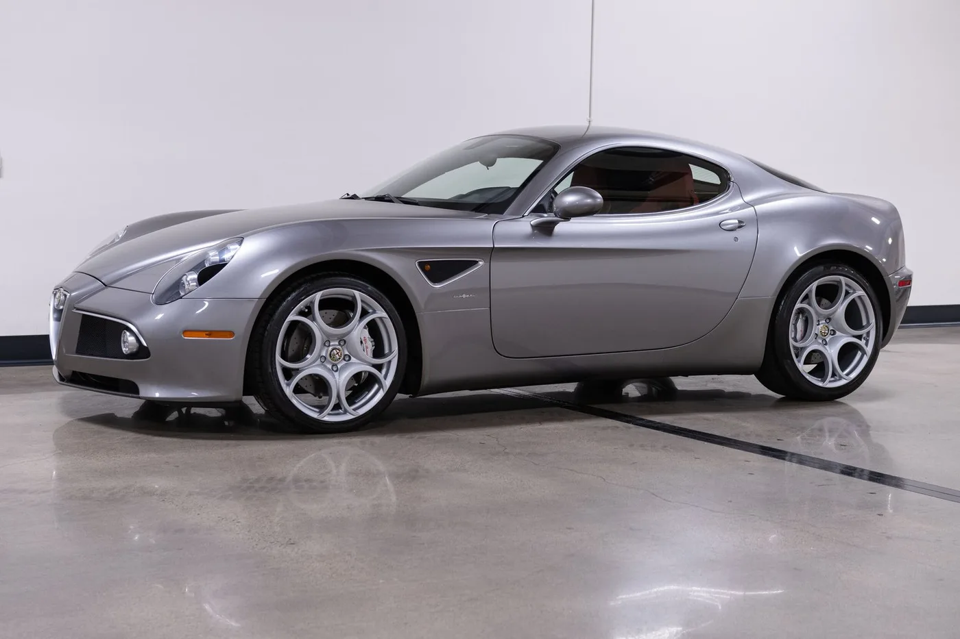 2008 Alfa Romeo 8C Competizione sold by a specialist dealer in Costa Mesa, United States, photo 5 of 15