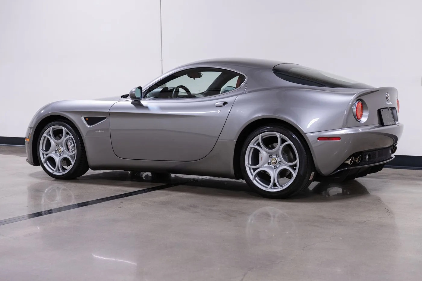 2008 Alfa Romeo 8C Competizione sold by a specialist dealer in Costa Mesa, United States, photo 7 of 15
