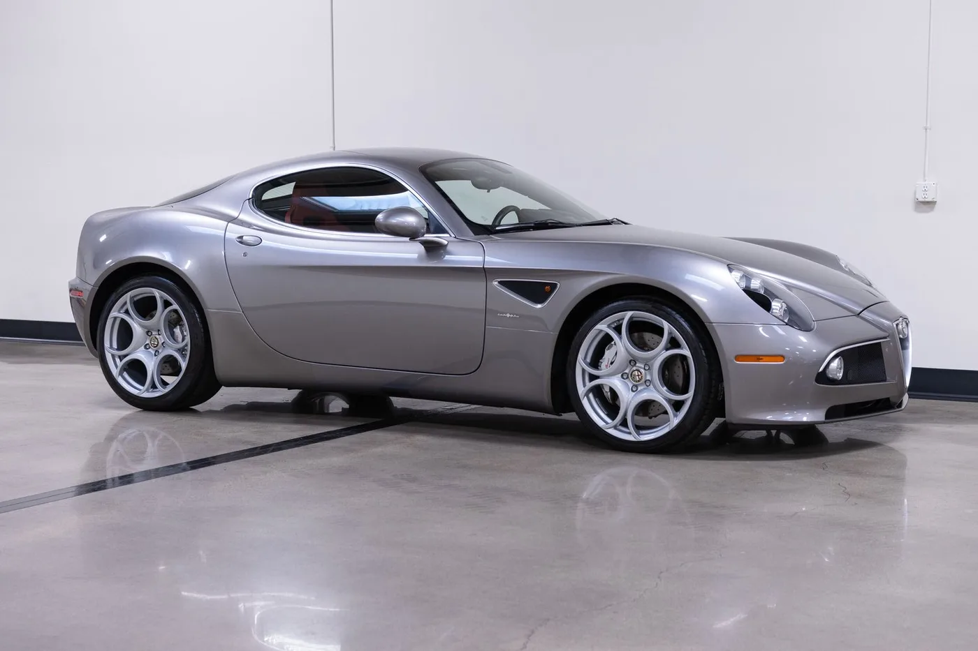 2008 Alfa Romeo 8C Competizione sold by a specialist dealer in Costa Mesa, United States, photo 10 of 15