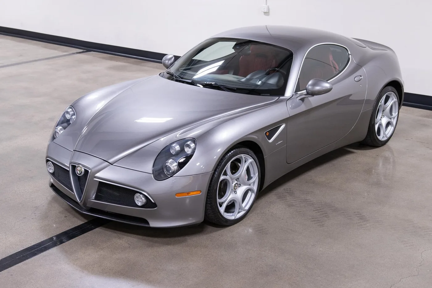 2008 Alfa Romeo 8C Competizione sold by a specialist dealer in Costa Mesa, United States, photo 13 of 15