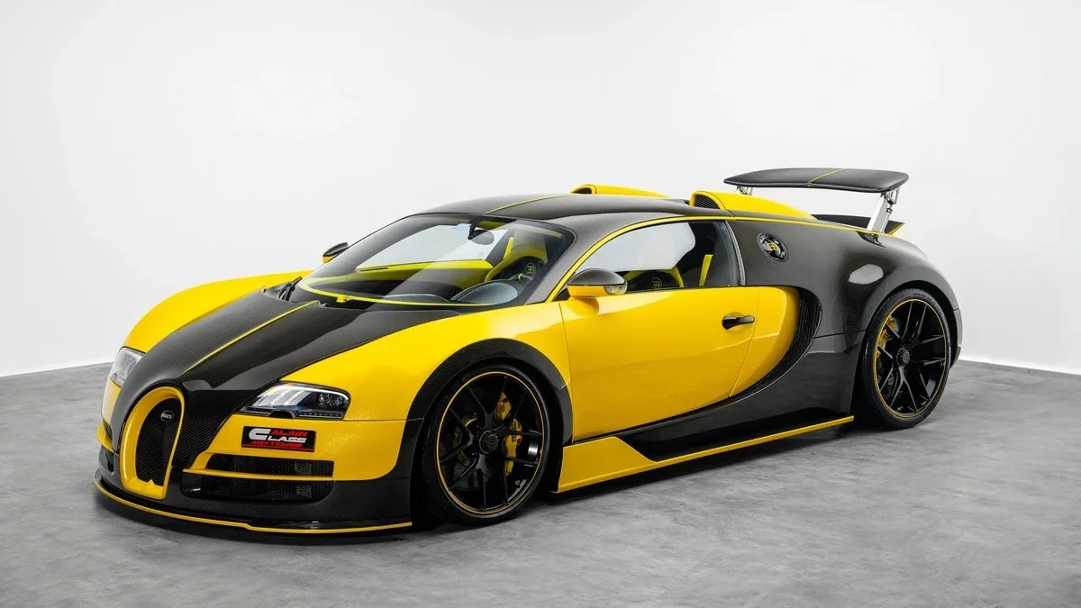2008 Bugatti Veyron proposée par un concessionnaire spécialisé à Dubai, Émirats arabes unis, photo 2 sur 25