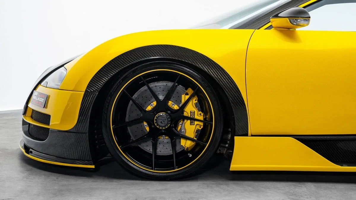 2008 Bugatti Veyron proposée par un concessionnaire spécialisé à Dubai, Émirats arabes unis, photo 6 sur 25