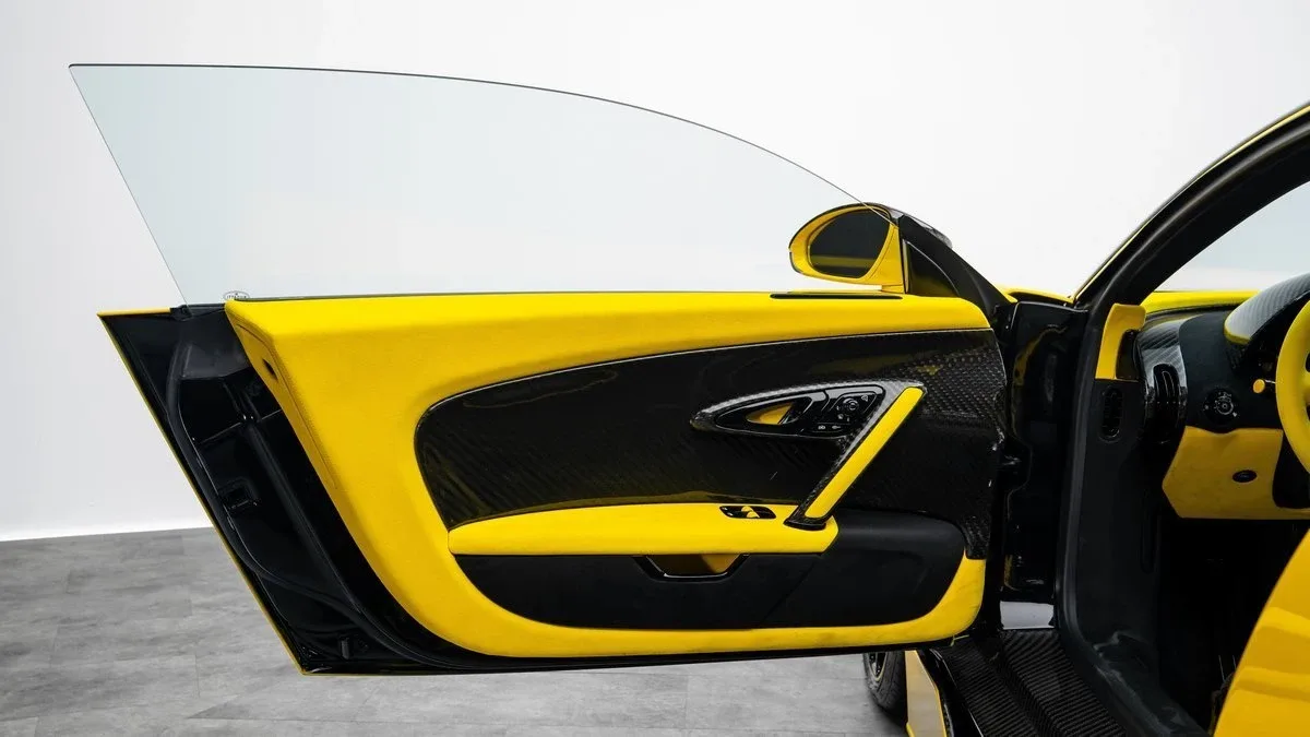 2008 Bugatti Veyron proposée par un concessionnaire spécialisé à Dubai, Émirats arabes unis, photo 11 sur 25