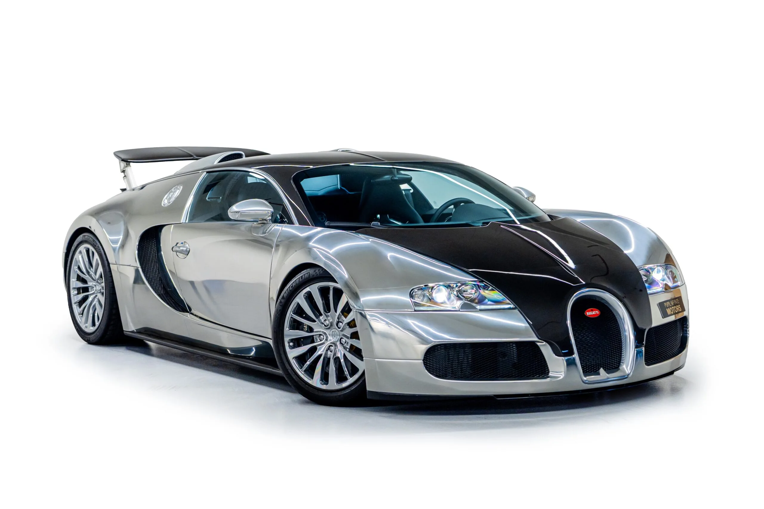 2008 Bugatti Veyron Pur Sang proposée par un concessionnaire spécialisé à Dubaï, Émirats arabes unis, photo principale