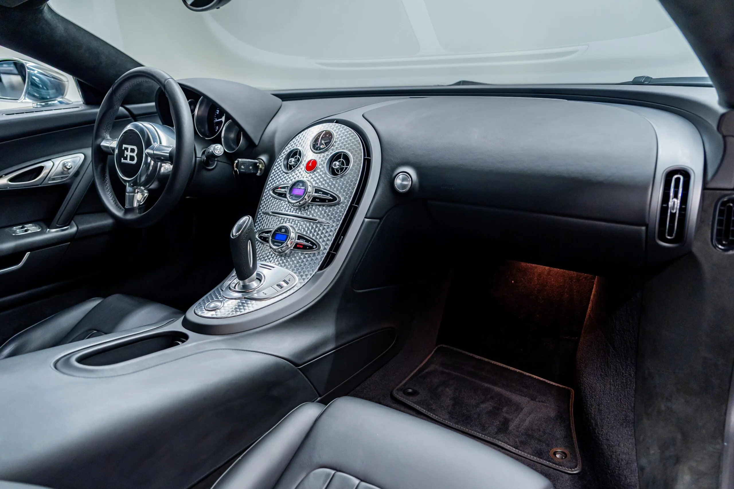 2008 Bugatti Veyron Pur Sang, 16/24