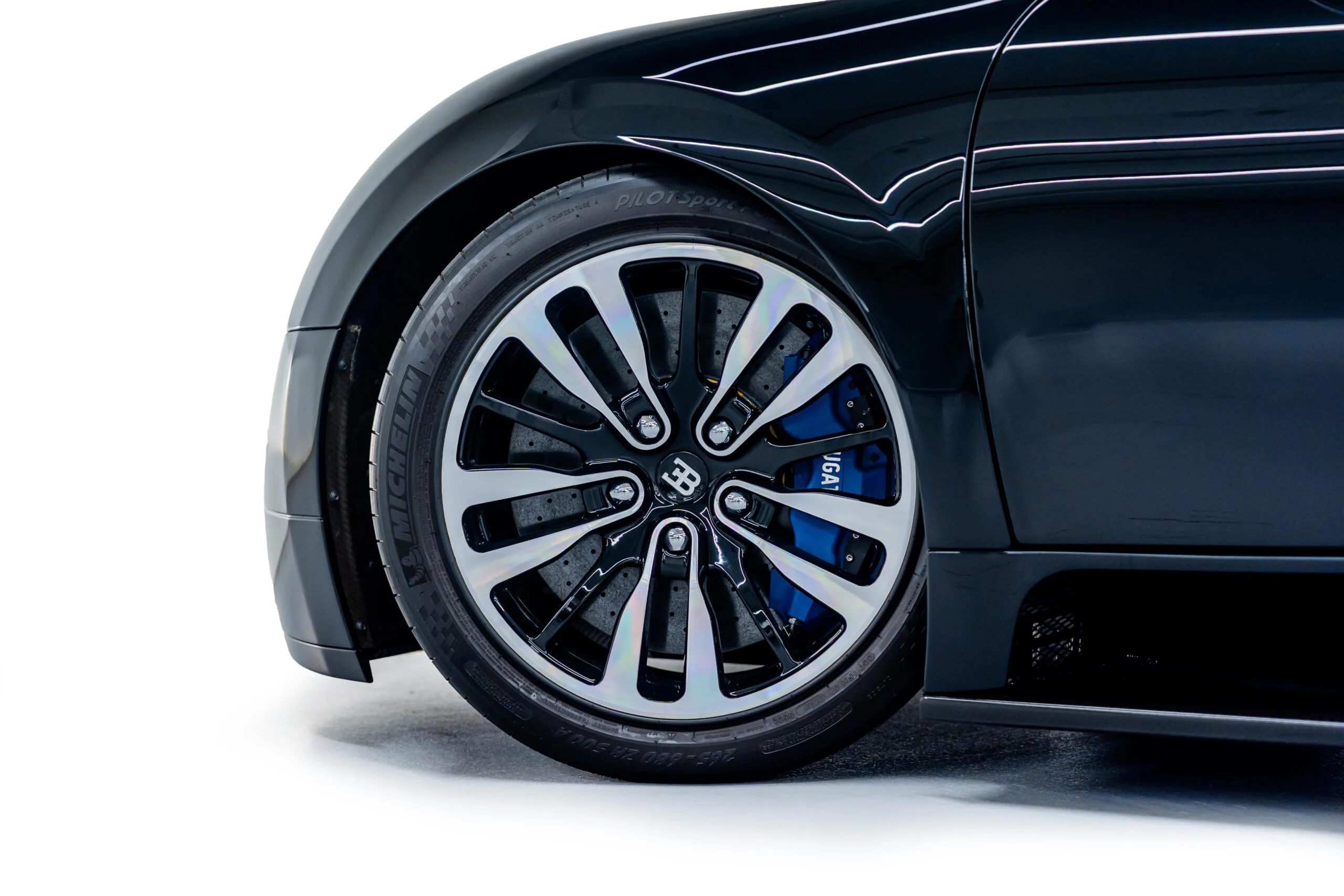 2008 Bugatti Veyron Sang Noir, 8/27