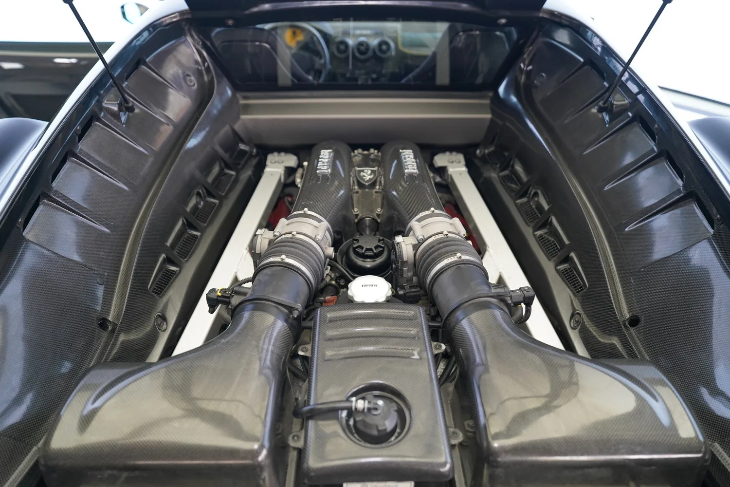 2008 Ferrari 430 Scuderia, 18/19