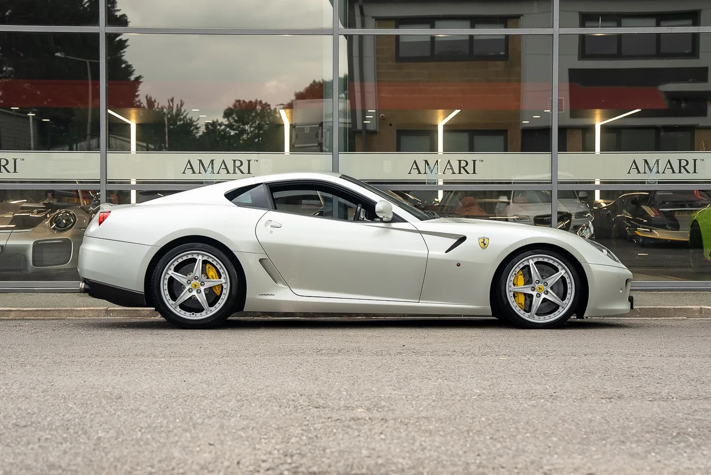 2008 Ferrari 599 GTB Fiorano offered by a supercar dealer in Preston, United Kingdom, photo 2 of 25