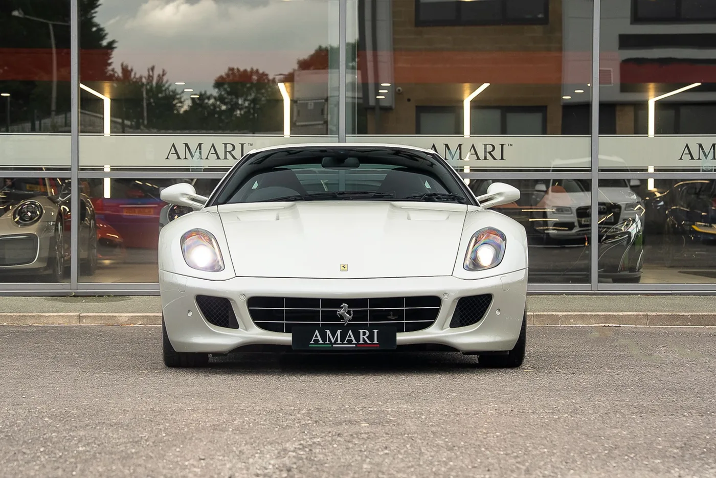 2008 Ferrari 599 GTB Fiorano offered by a supercar dealer in Preston, United Kingdom, photo 4 of 25